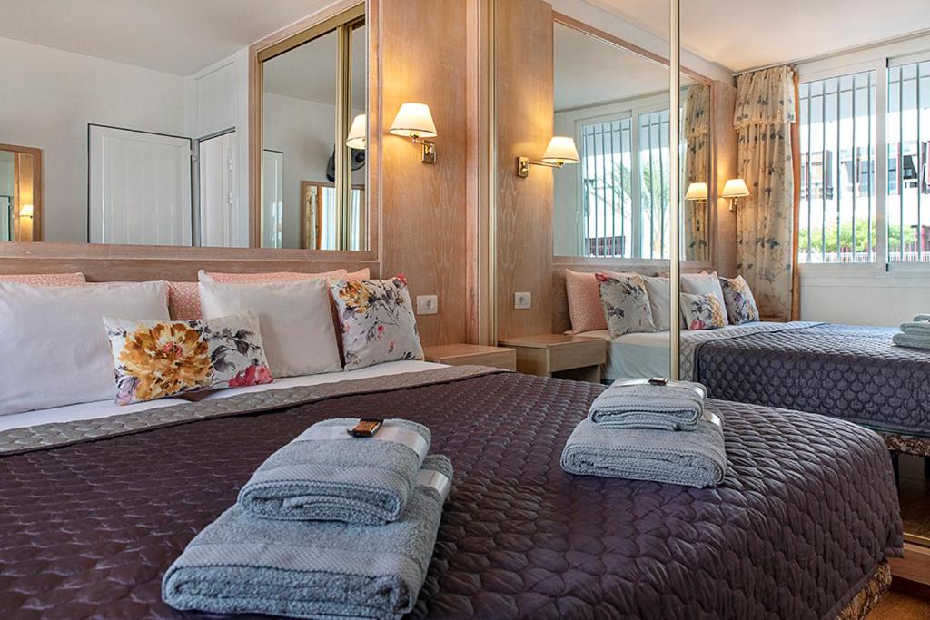 Apartamento con vista a la piscina