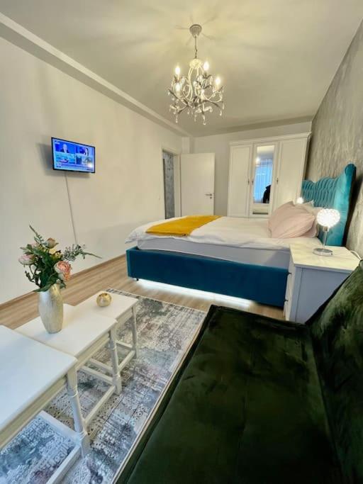 One-Bedroom Apartment - Photo 22