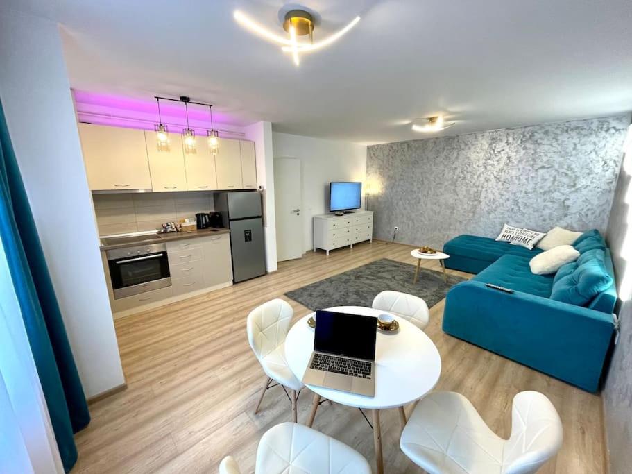 One-Bedroom Apartment - Photo 5