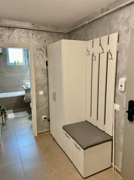 One-Bedroom Apartment - Photo 19