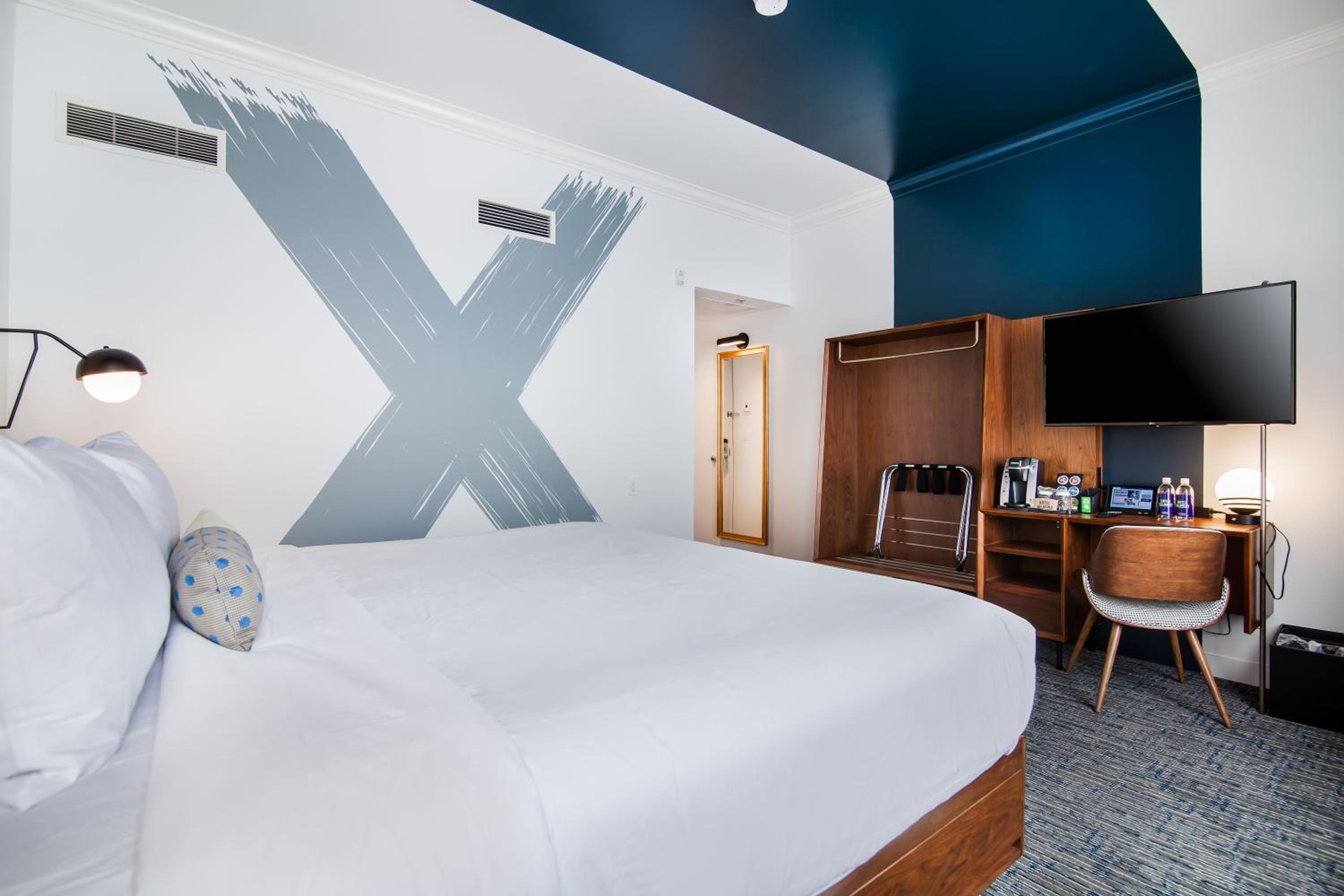 Superior King Room - Photo 4