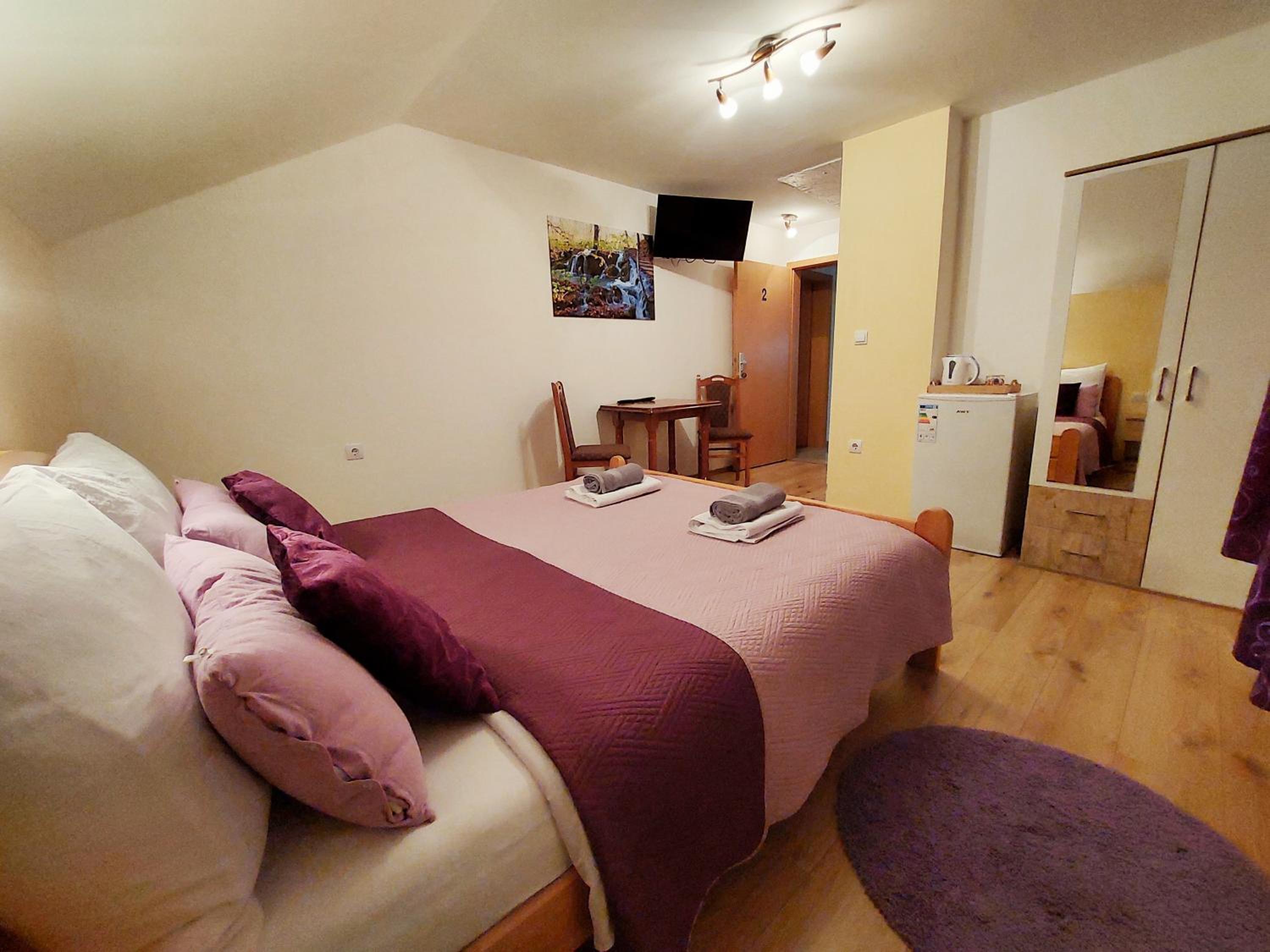 Double Room - Photo 3