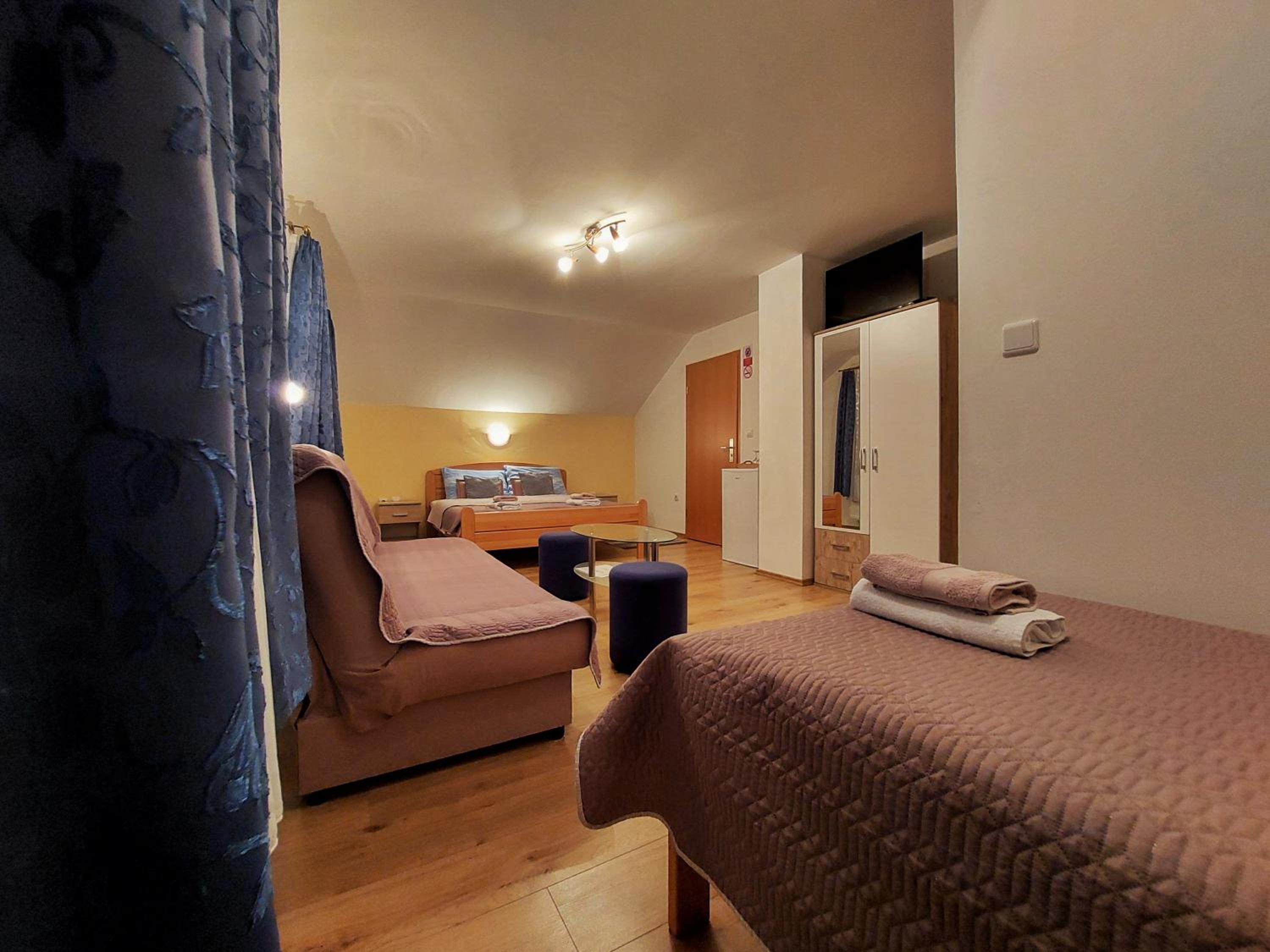 Triple Room - Photo 6