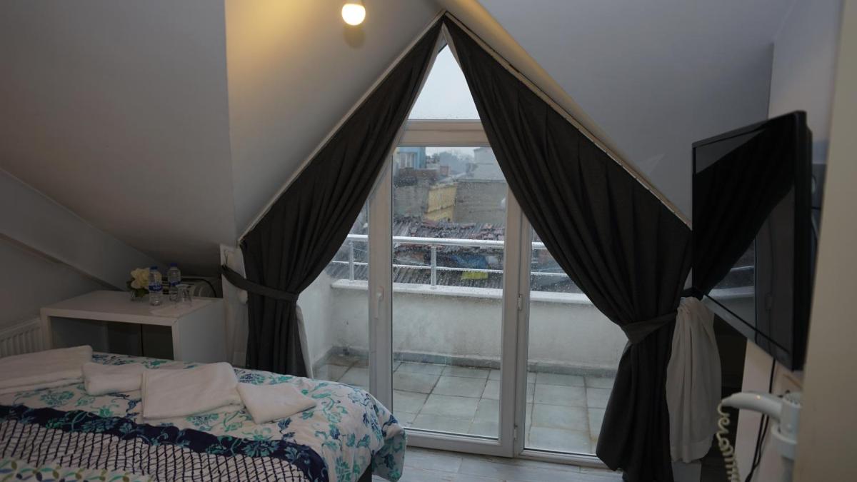 Double Room with Balcony photo 3