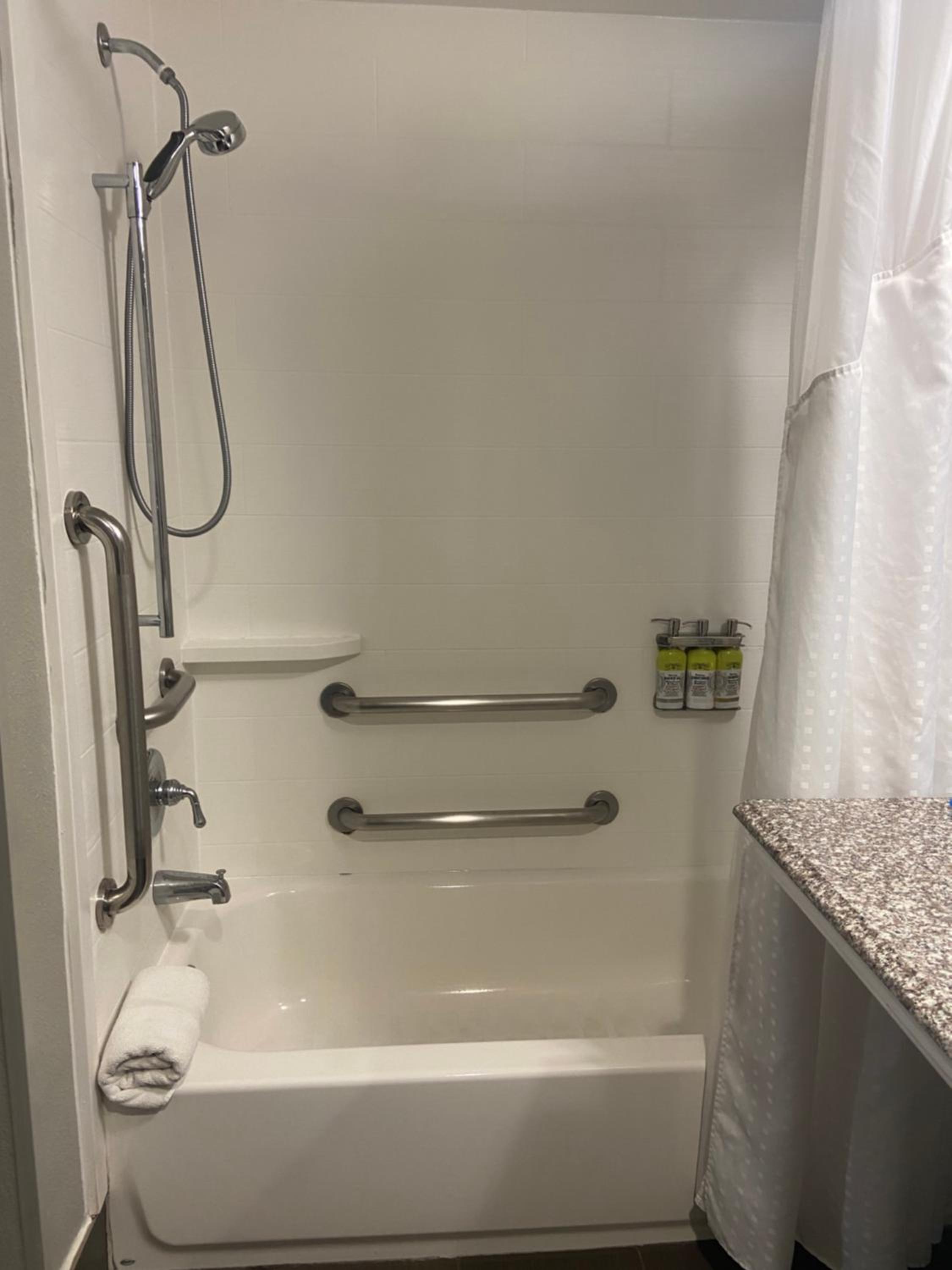 Standard King Room With Mobility Accessible Tub