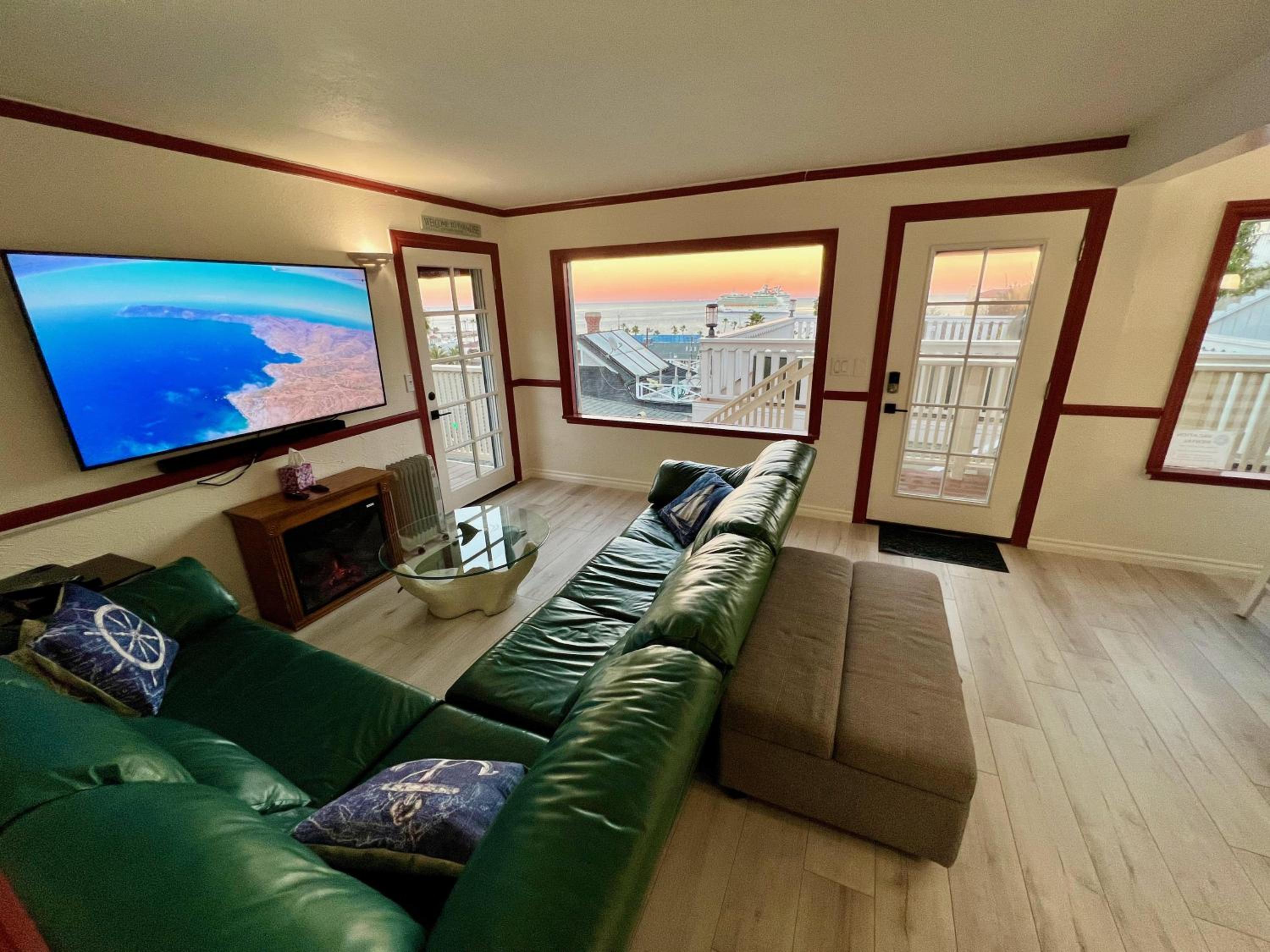 Two-Bedroom House - Photo 31