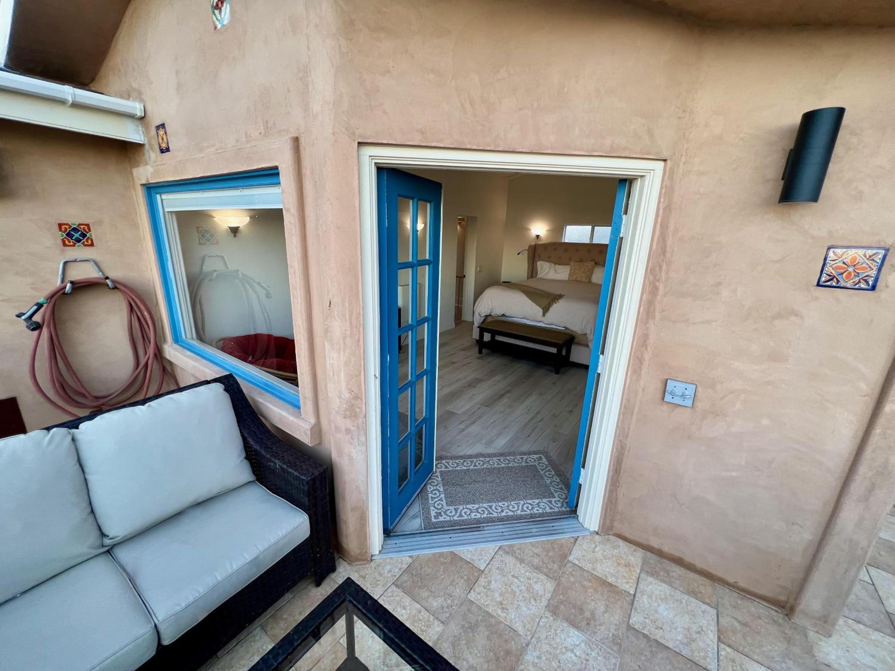 Two-Bedroom House - Photo 8
