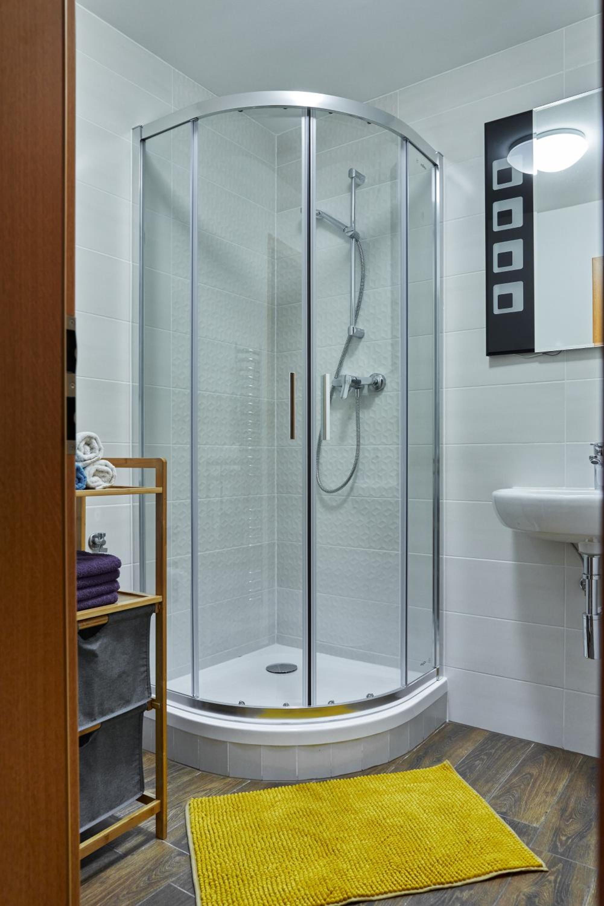 One-Bedroom Apartment - Photo 7