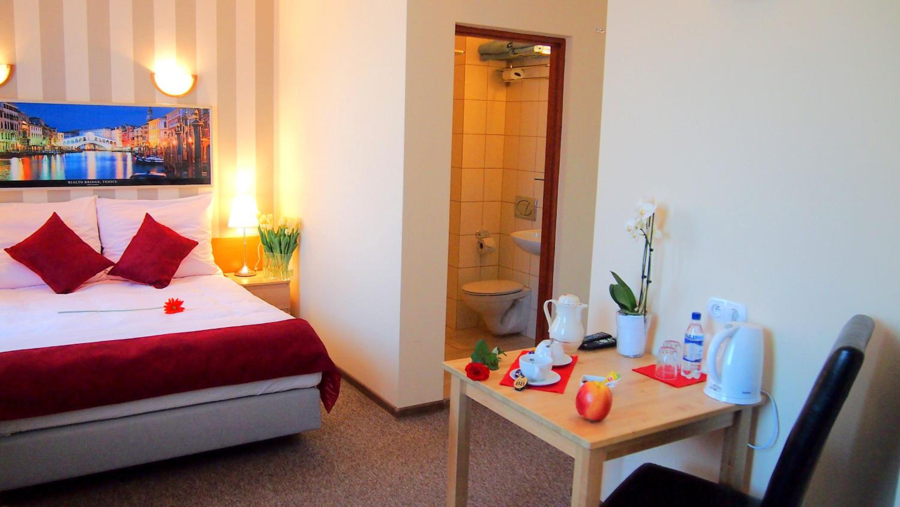 Double Room with Private Bathroom photo 3