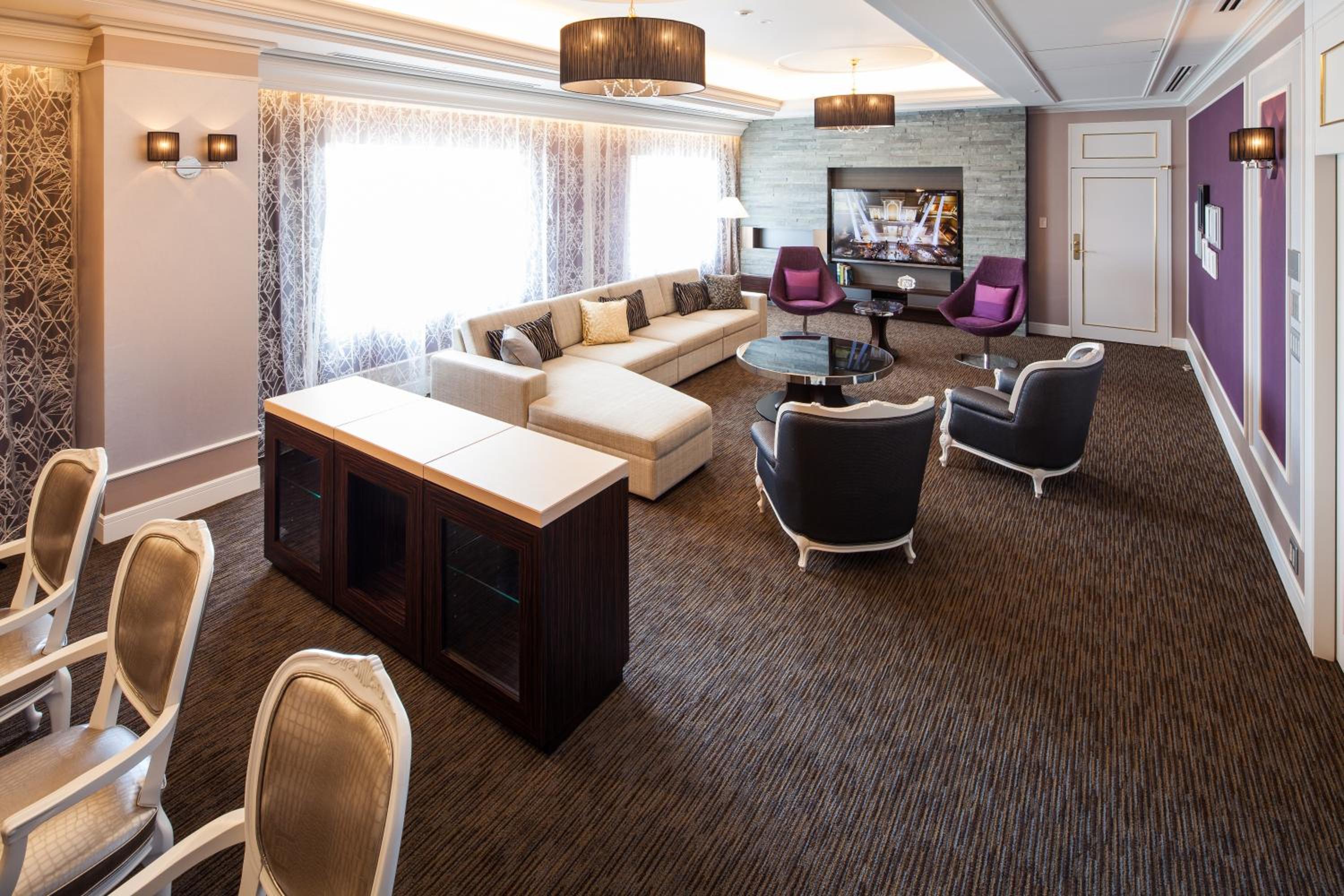 Royal Suite - Non-Smoking - Photo 12