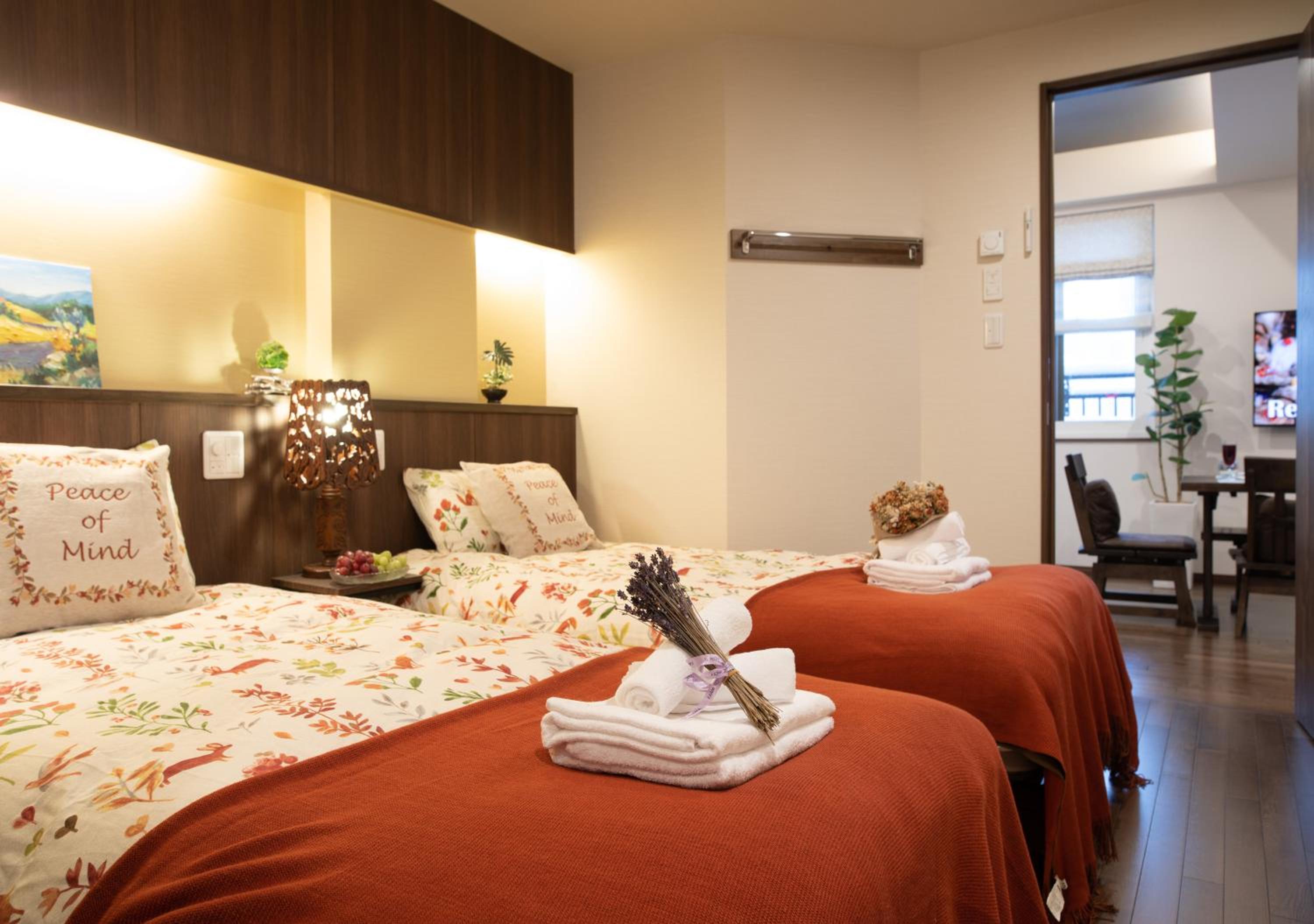 Deluxe Suite - Photo 11