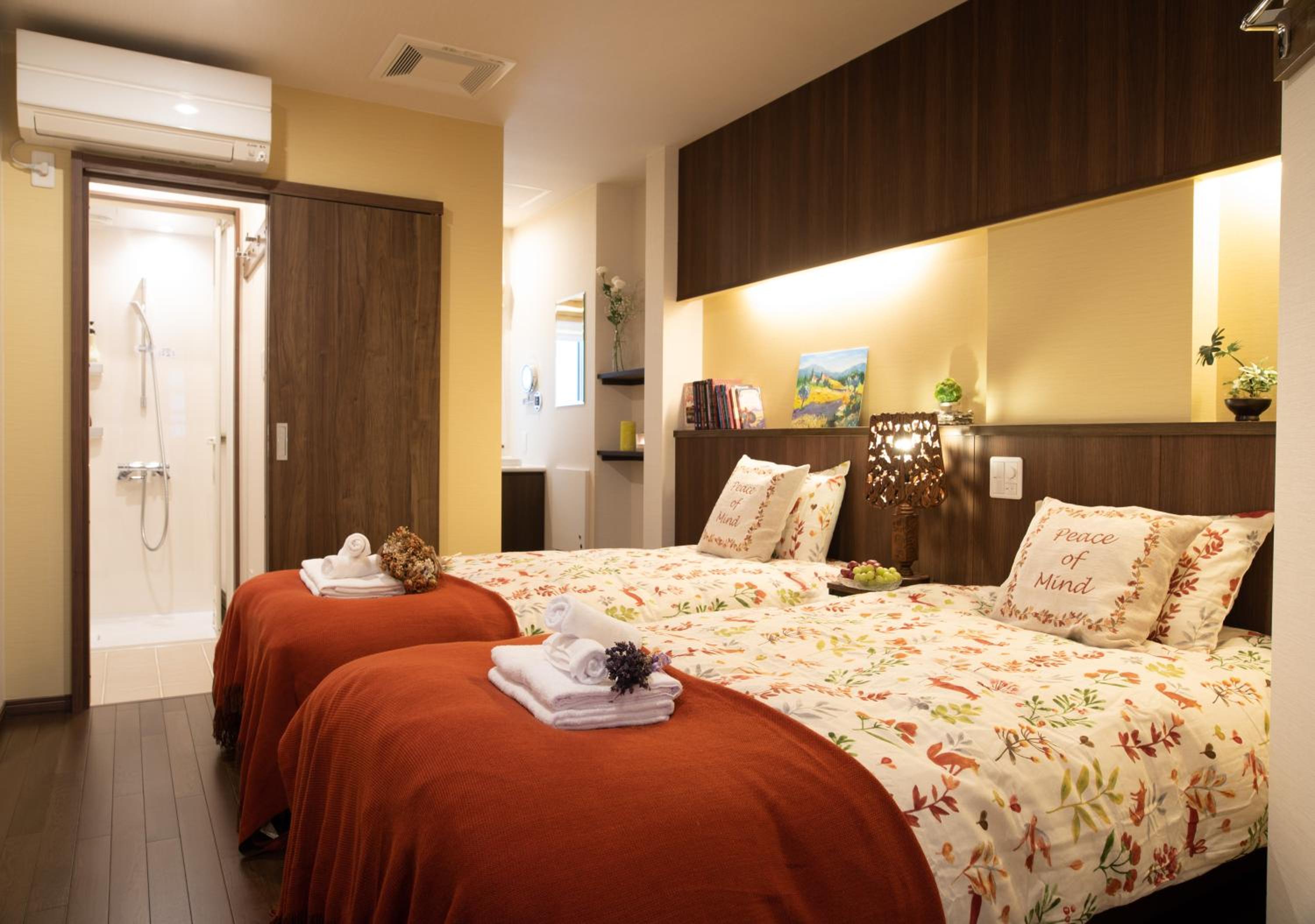 Deluxe Suite - Photo 13