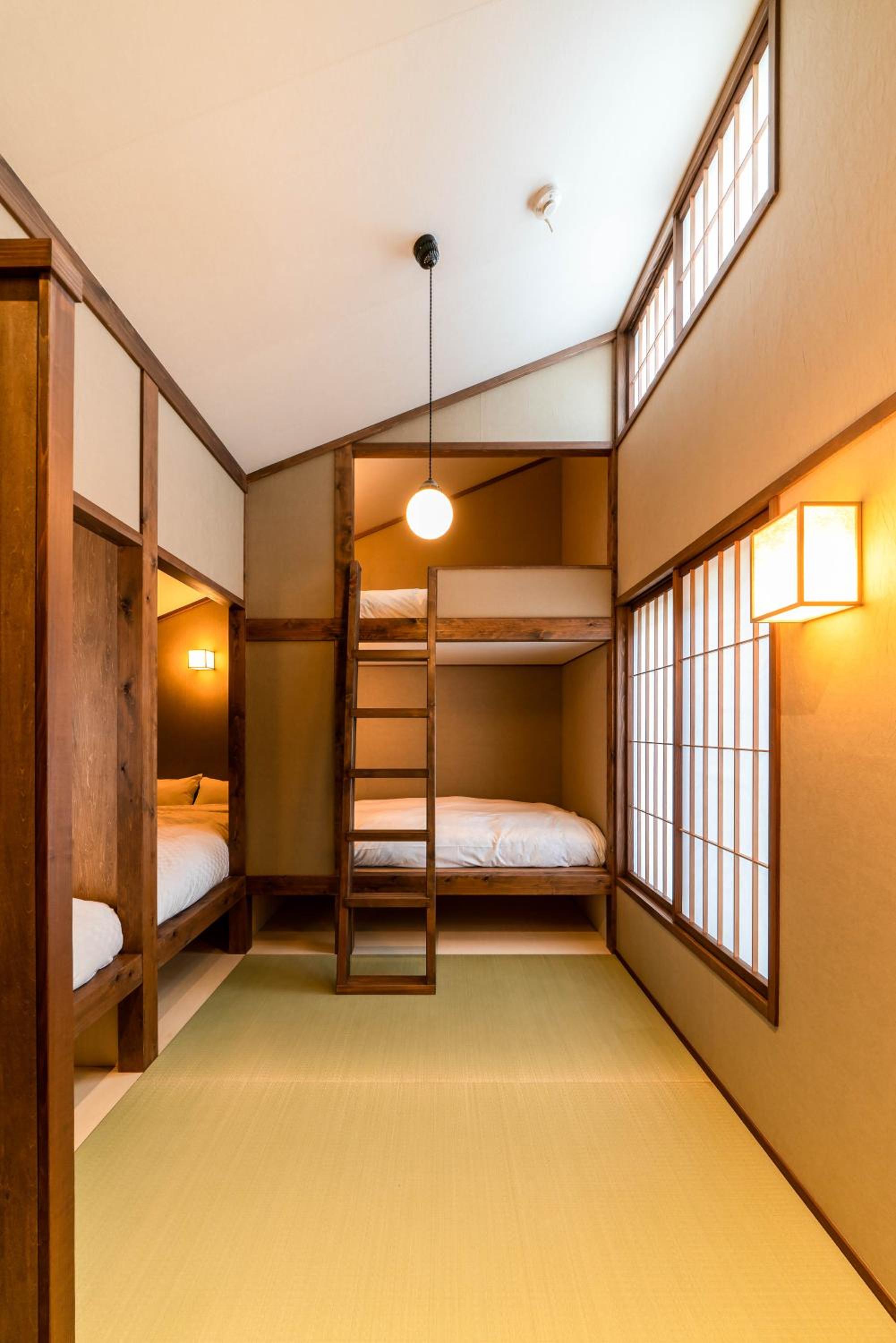 Deluxe Family Suite