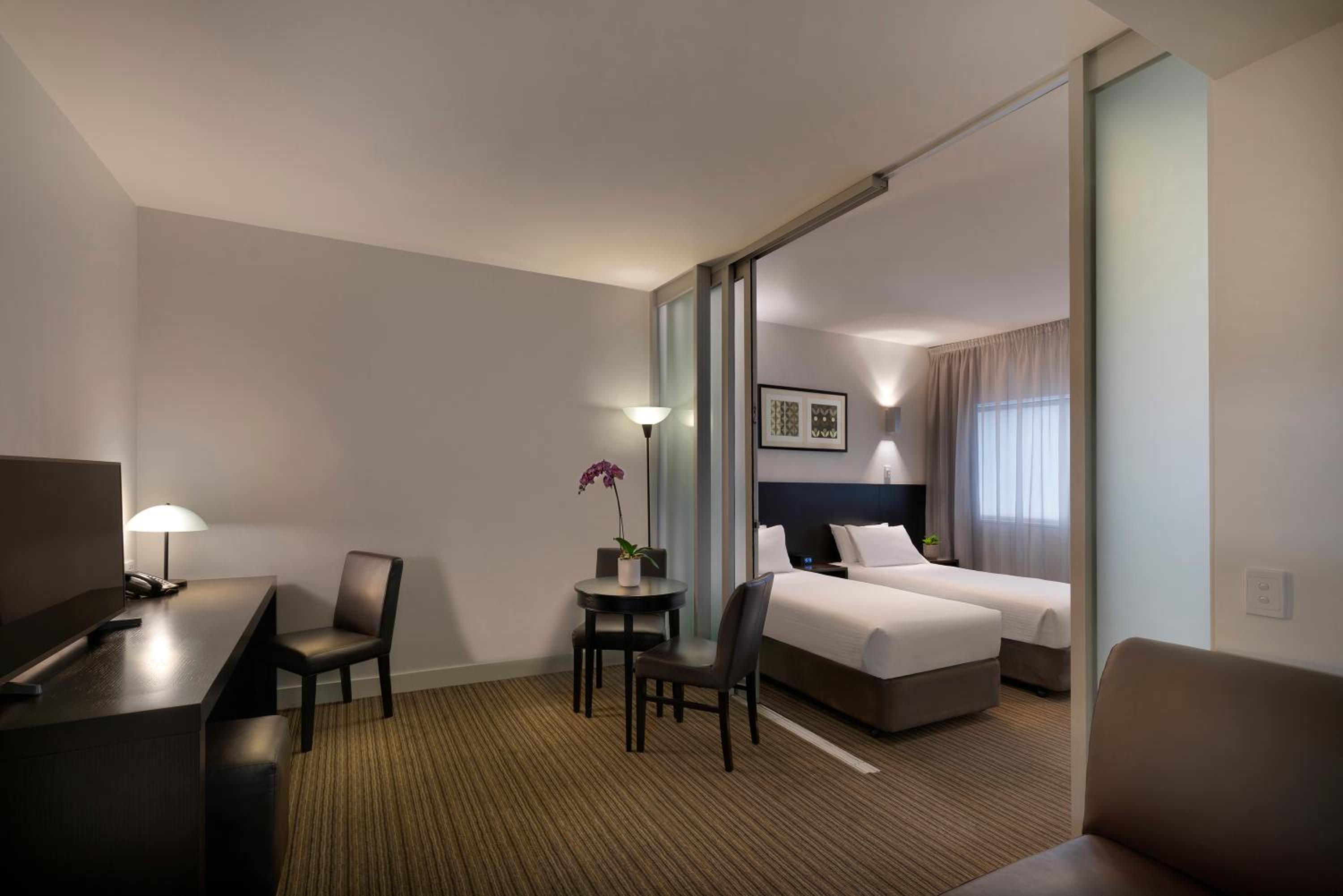 Deluxe Twin Suite with Spa Bath - Photo 1