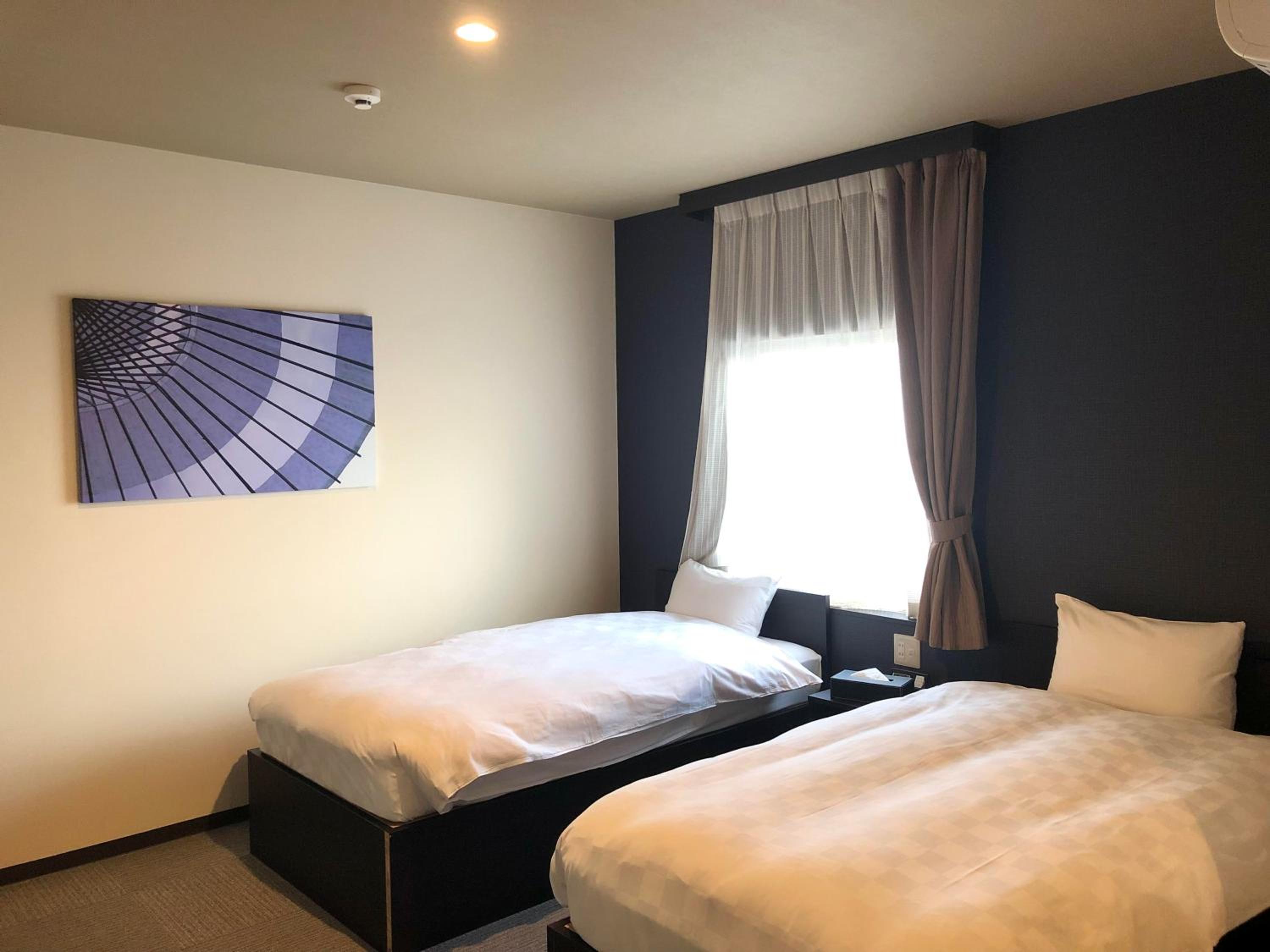 Standard Twin Room - Photo 1