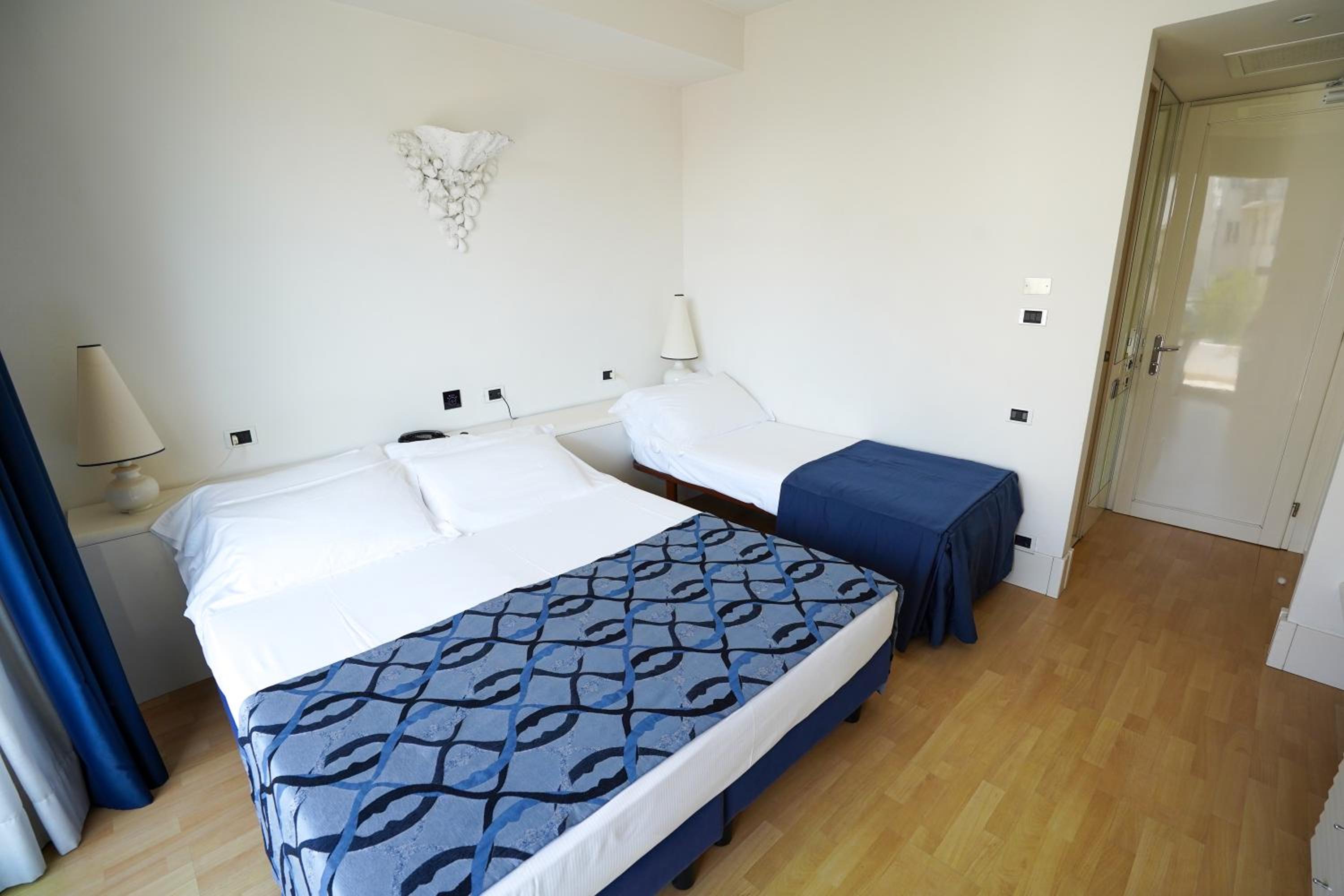 Triple Room - Photo 1