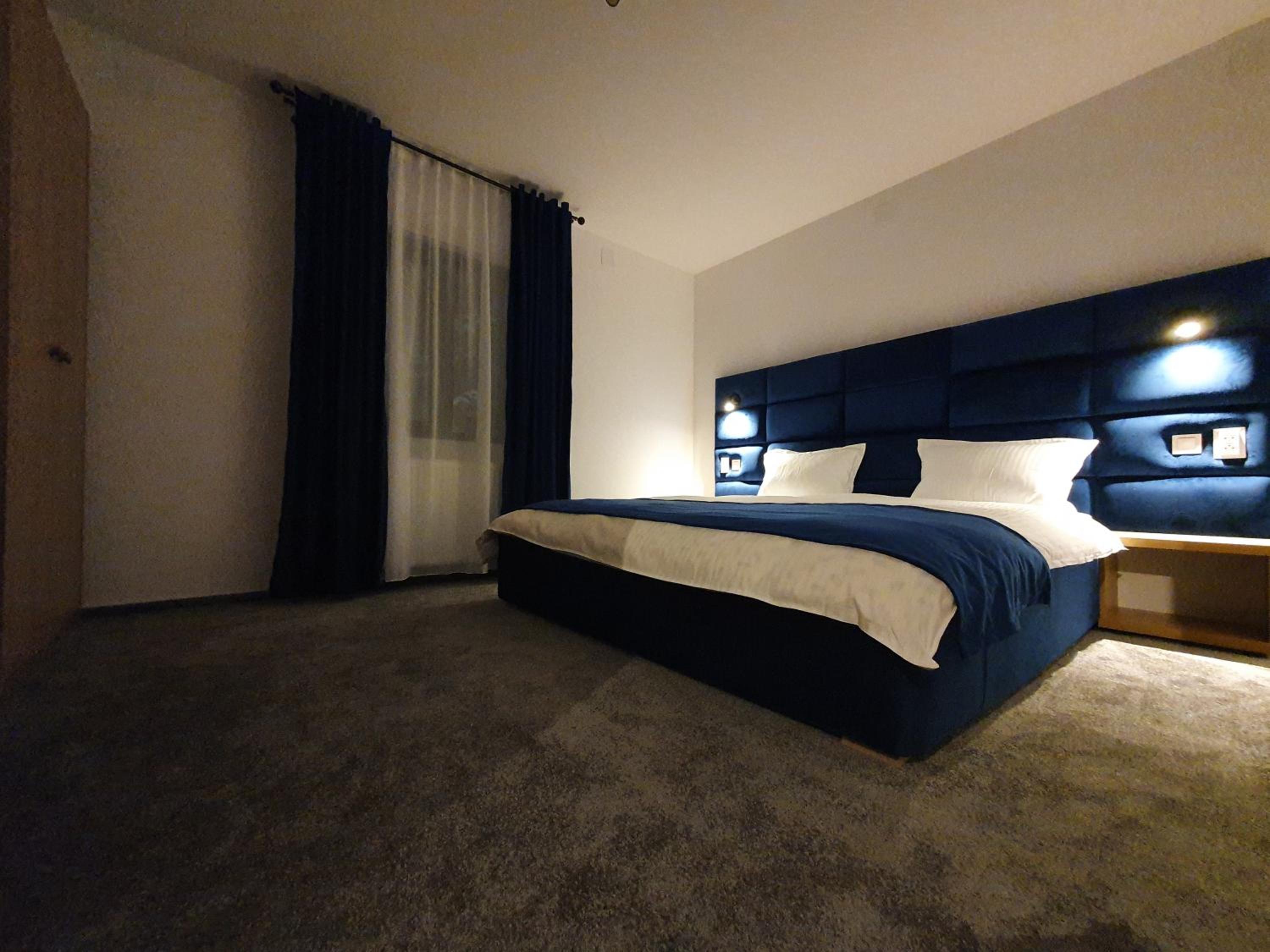 Villa - Photo 1