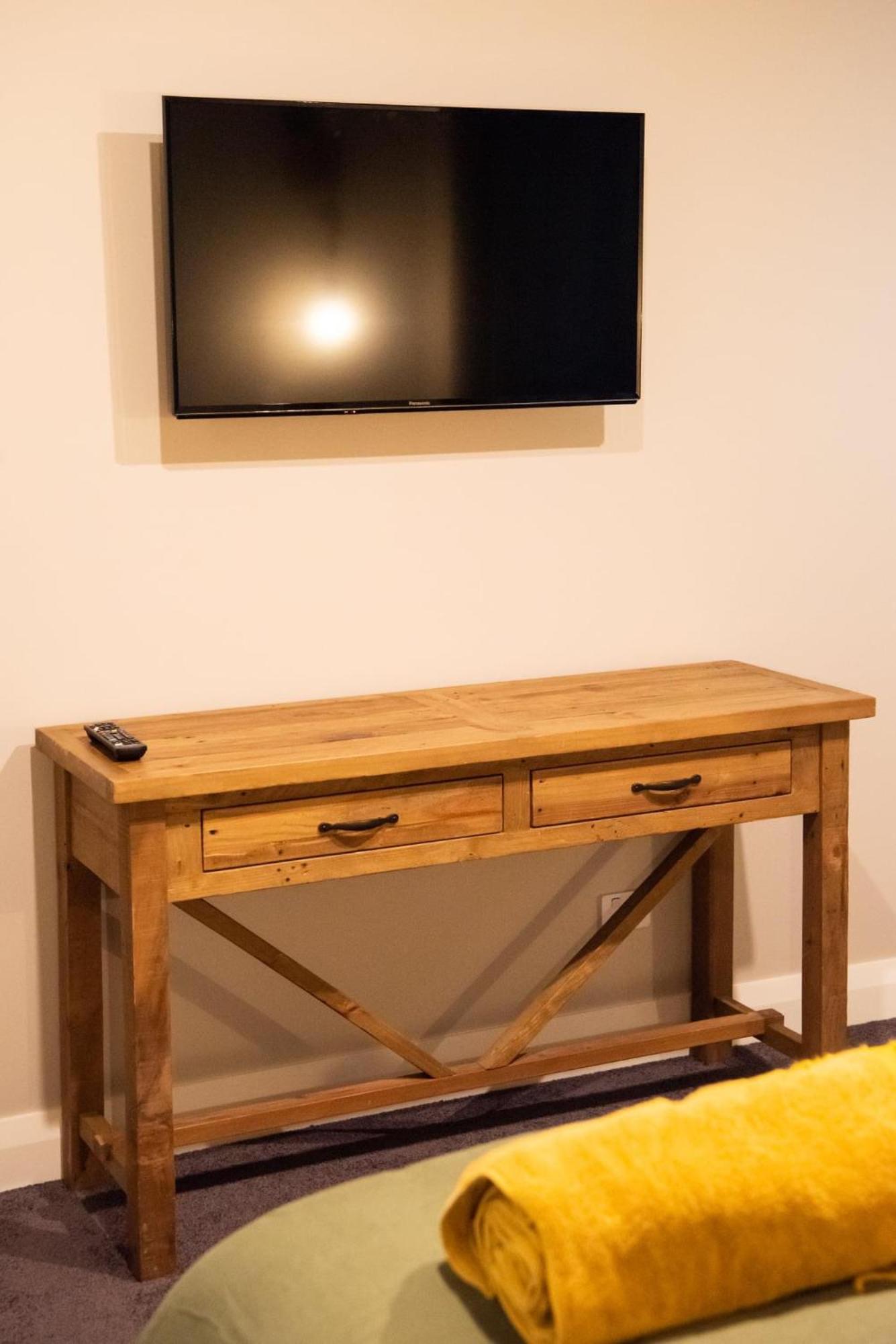 Double Room - Photo 7