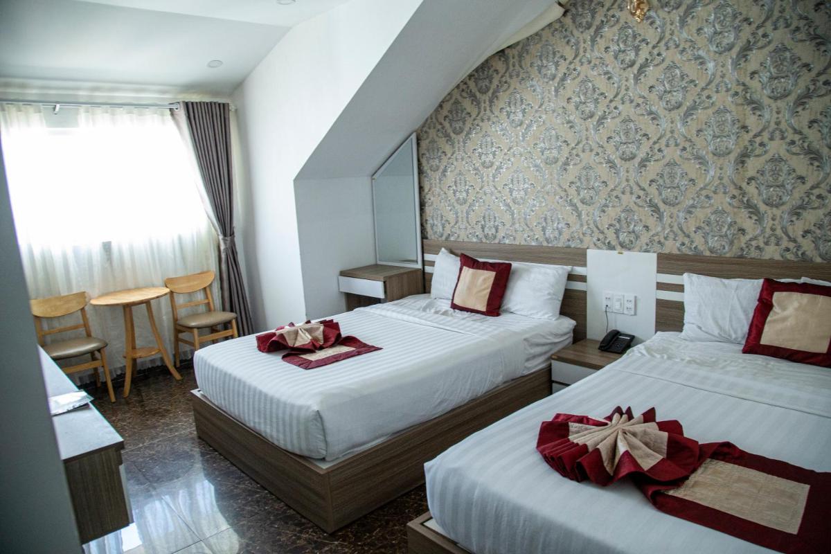 Quadruple Room with Mountain View