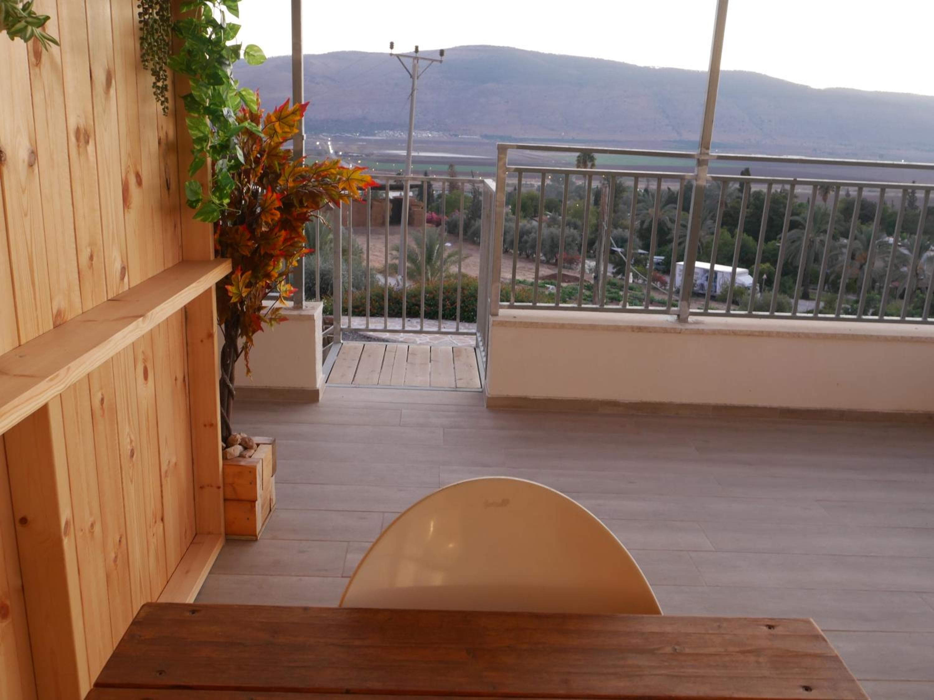 Deluxe Double Room with Balcony - Photo 2
