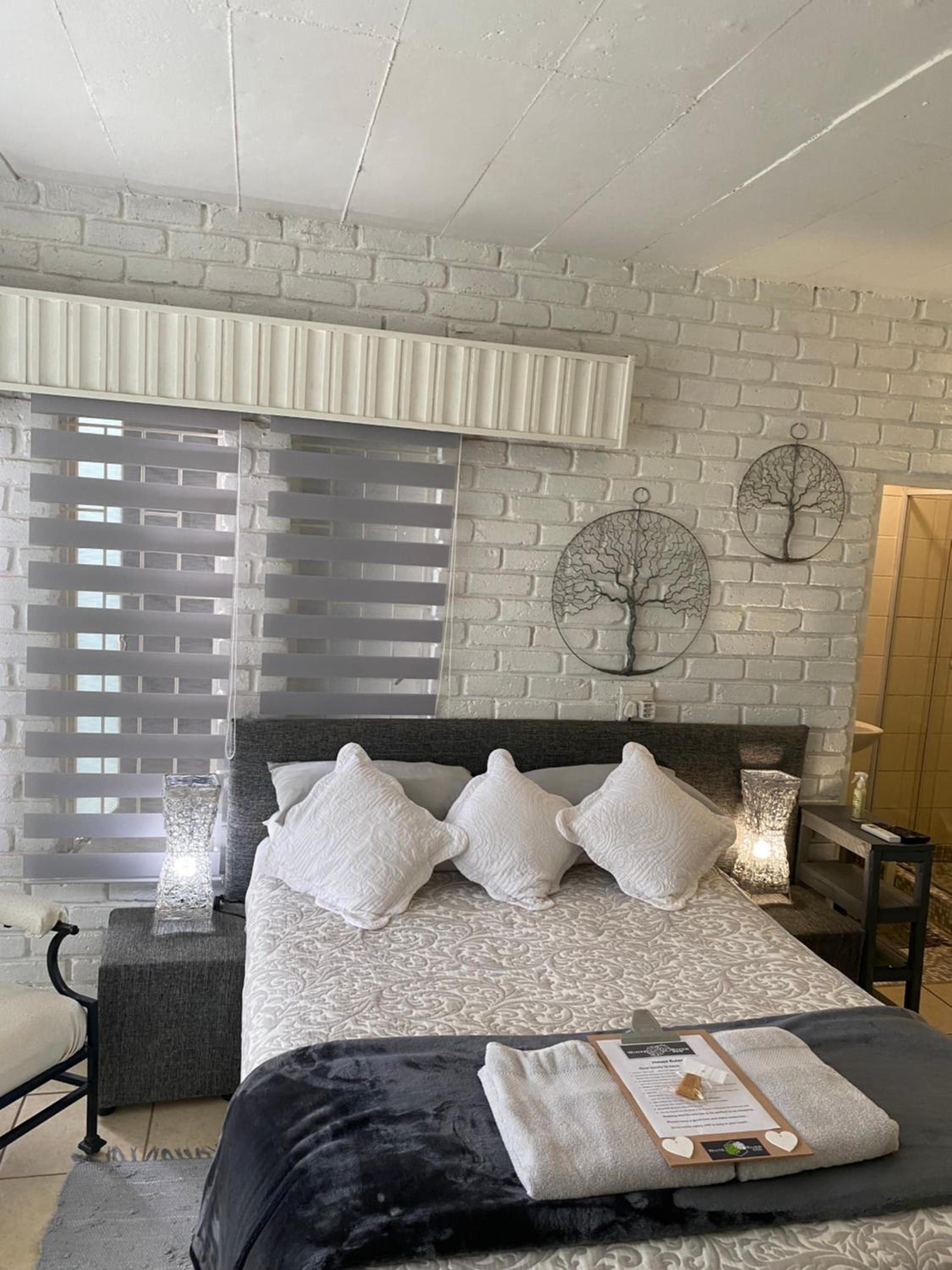 Deluxe Room - Photo 7