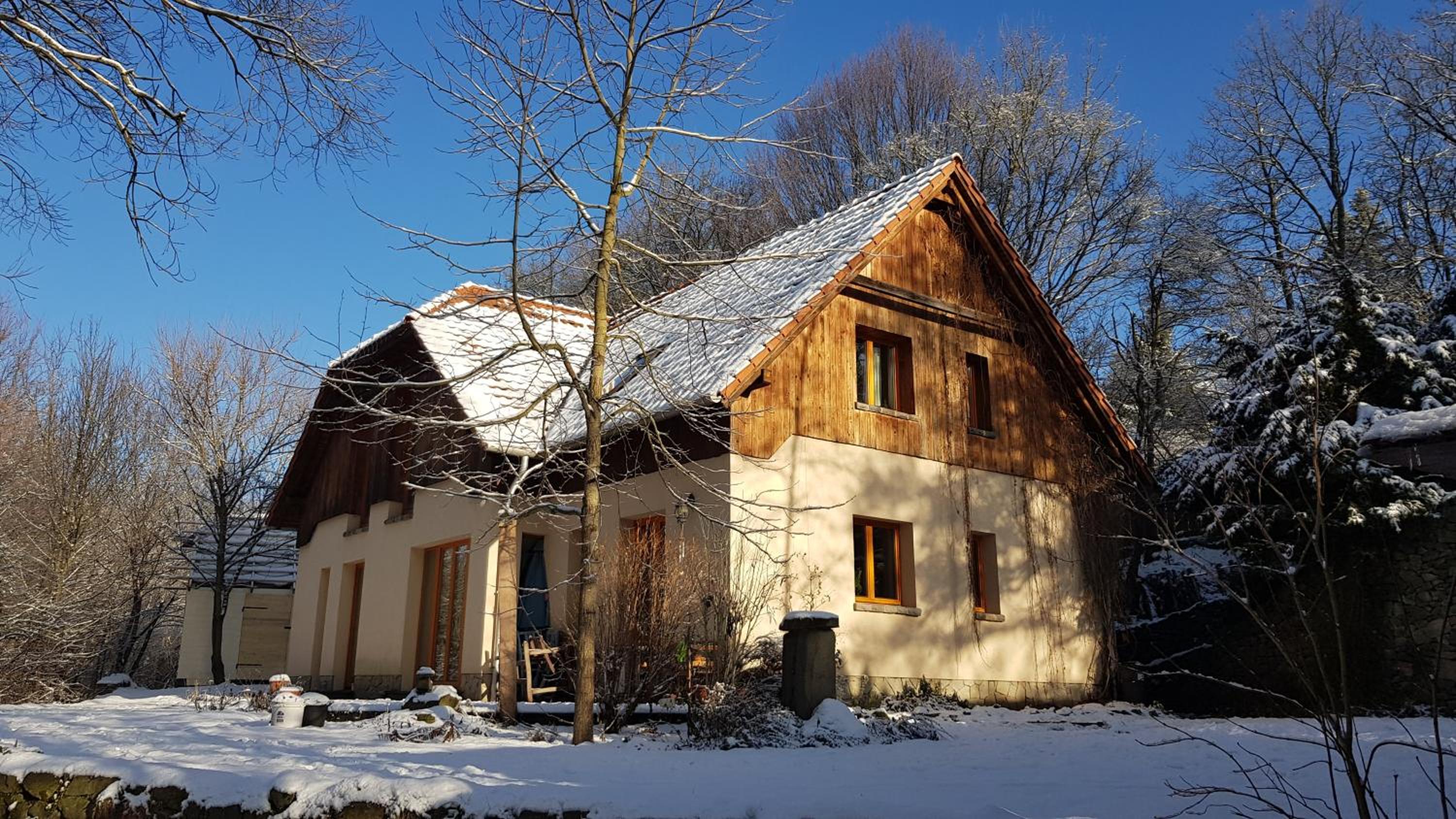 One-Bedroom Apartment - Photo 3
