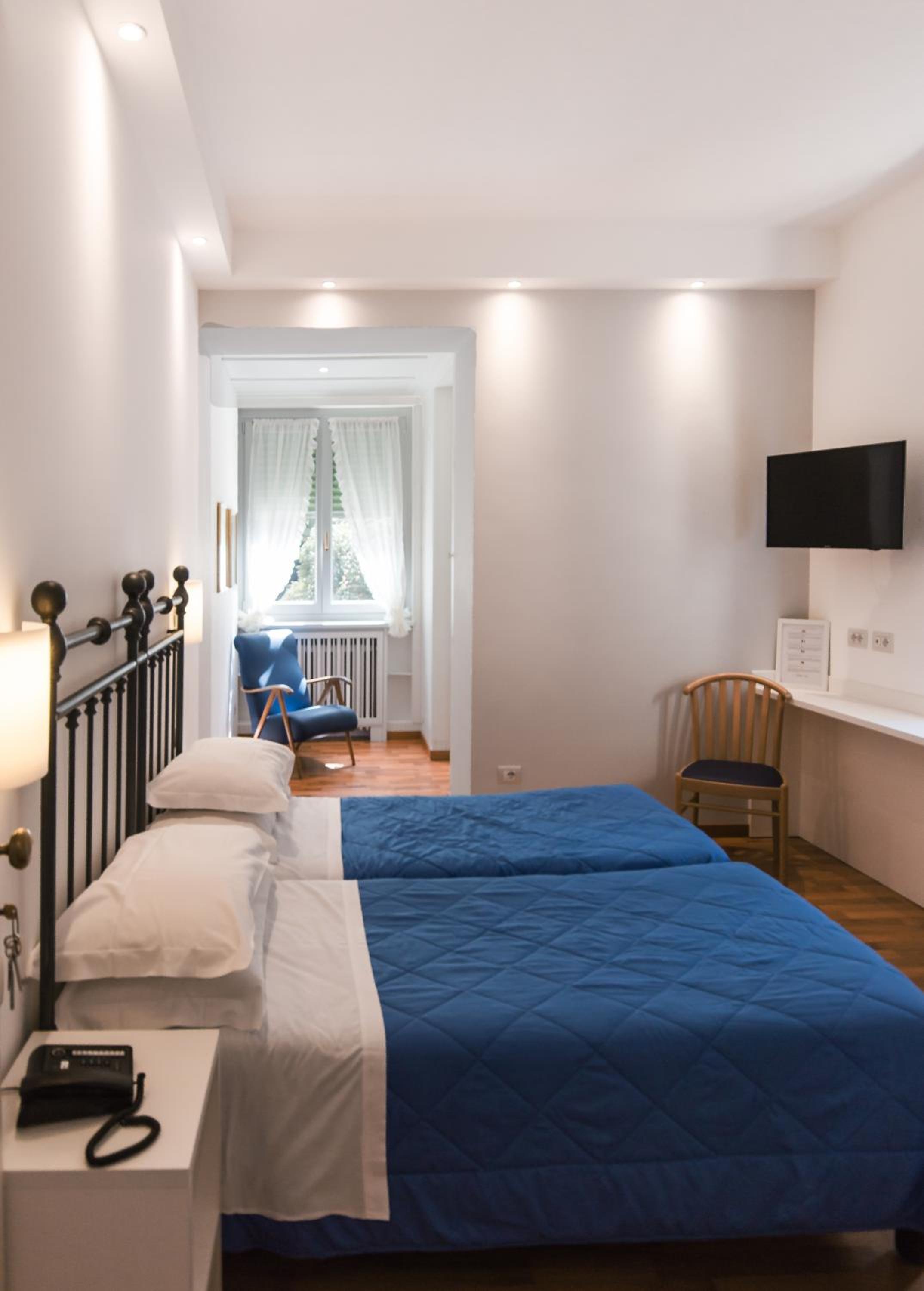 Standard Double Room - Photo 1