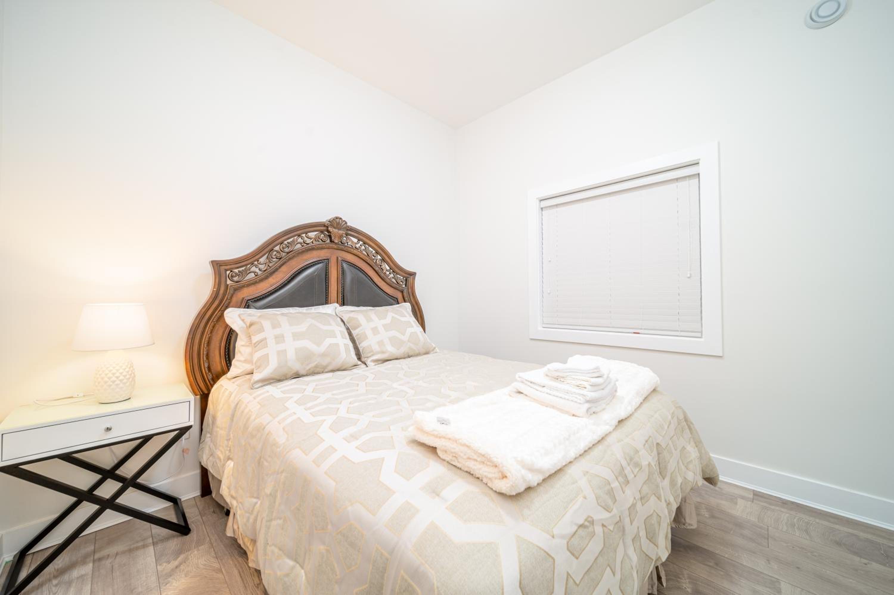 Double Room With Shared Toilet