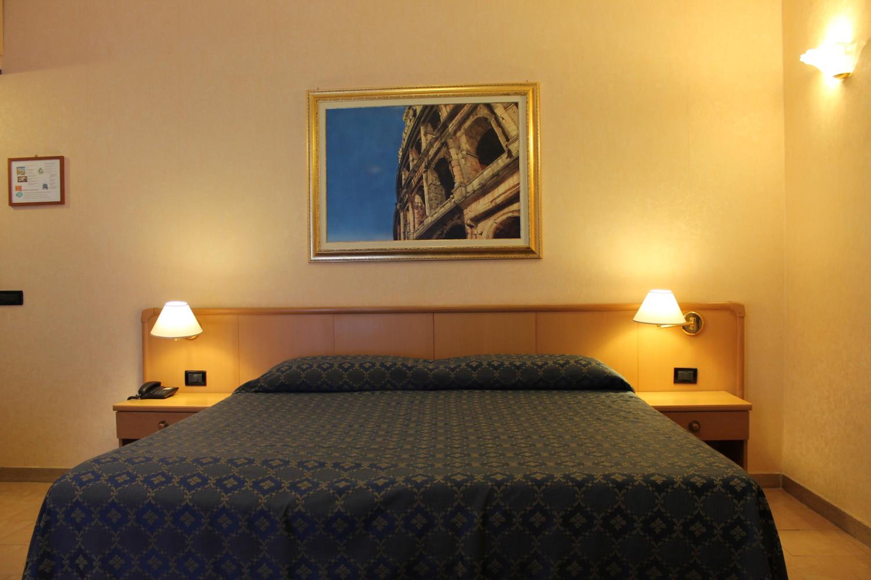 Double Room - Photo 8