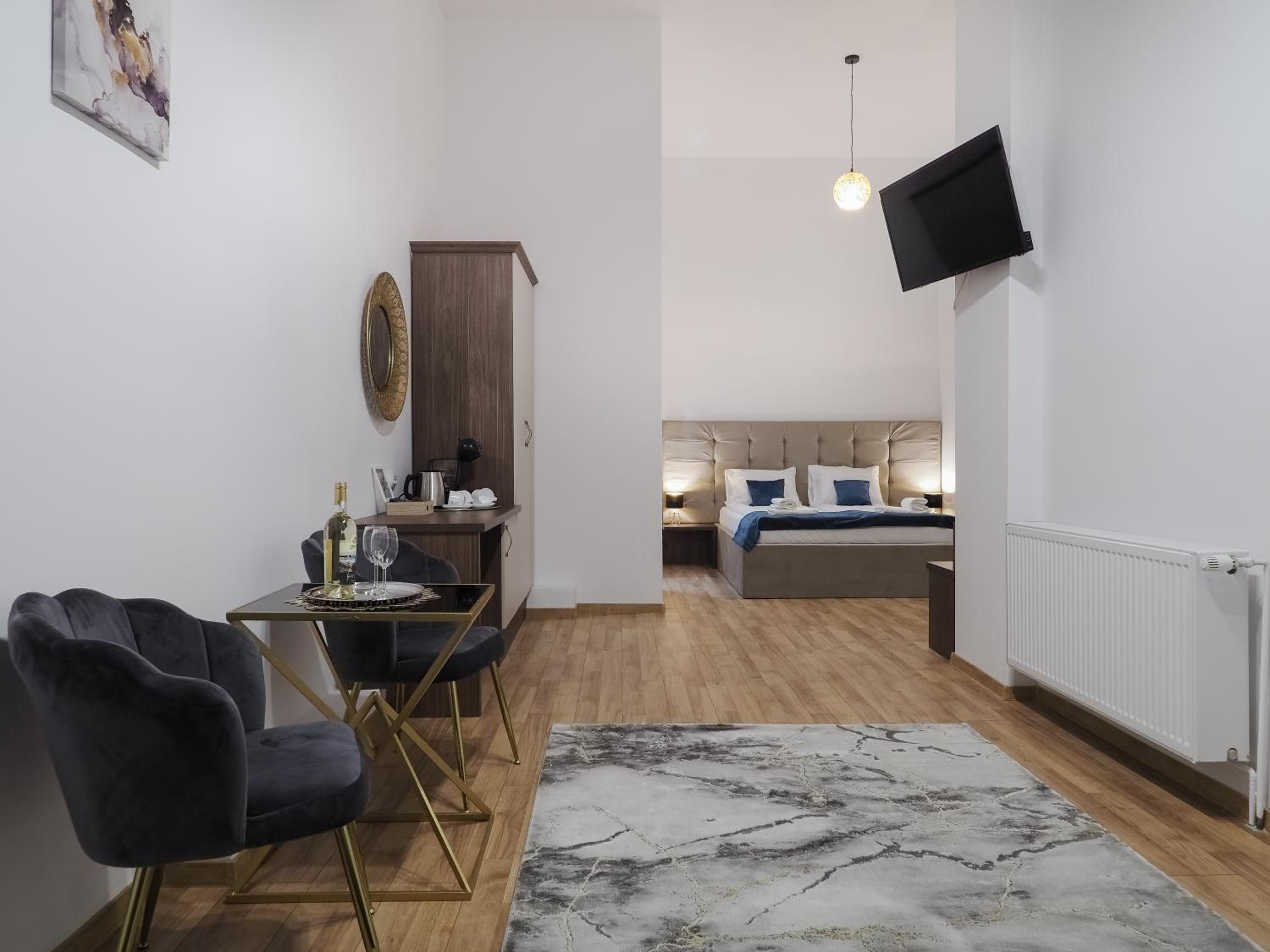 Deluxe Double Room with view to Courtyard - Photo 8