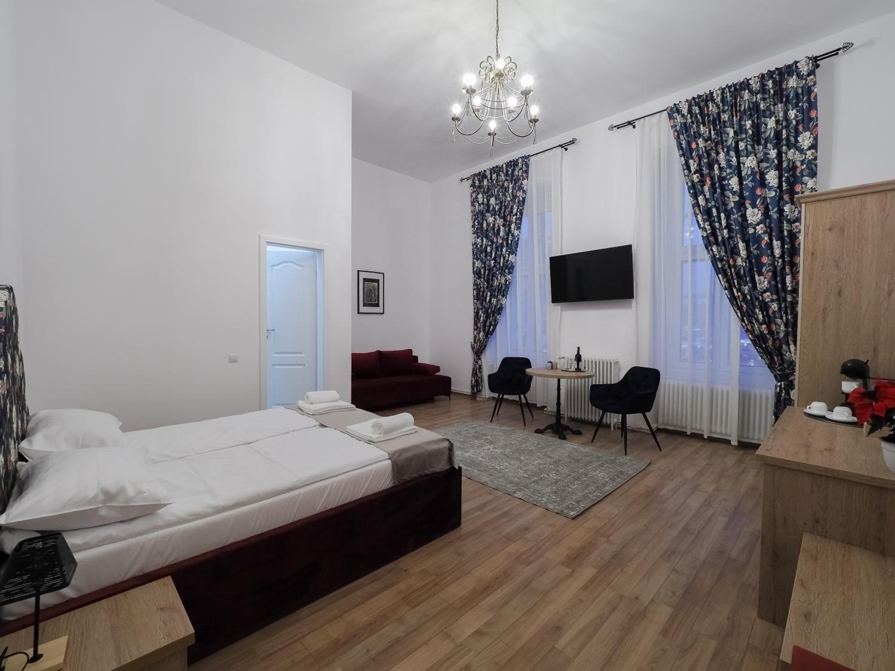 Deluxe Queen Room with view at Big Square - Photo 16