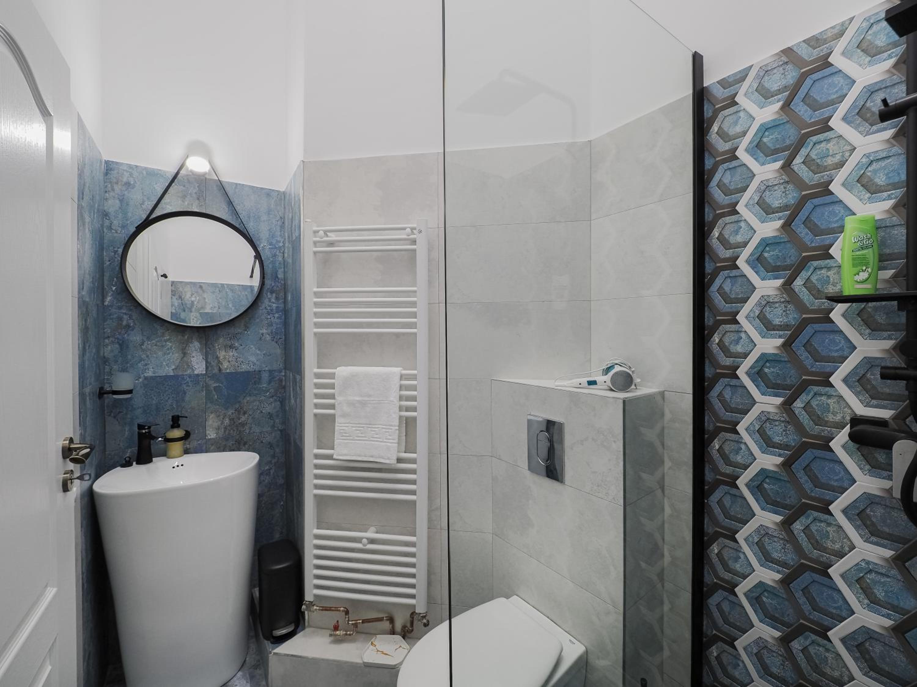 Deluxe Double Room with view to Courtyard - Photo 4