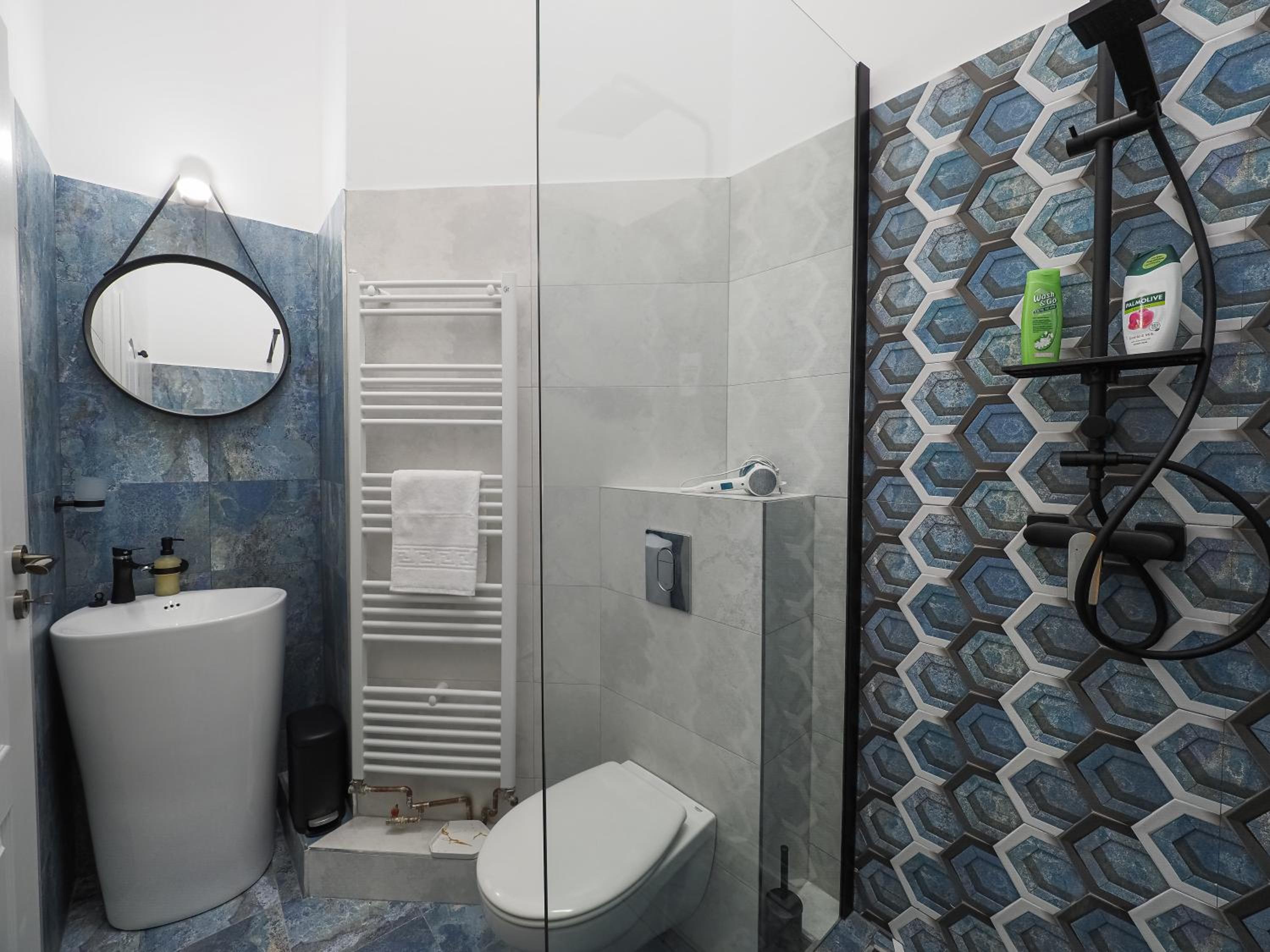 Deluxe Double Room with view to Courtyard - Photo 3