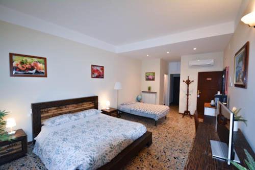 Double Room with Private Bathroom photo 3