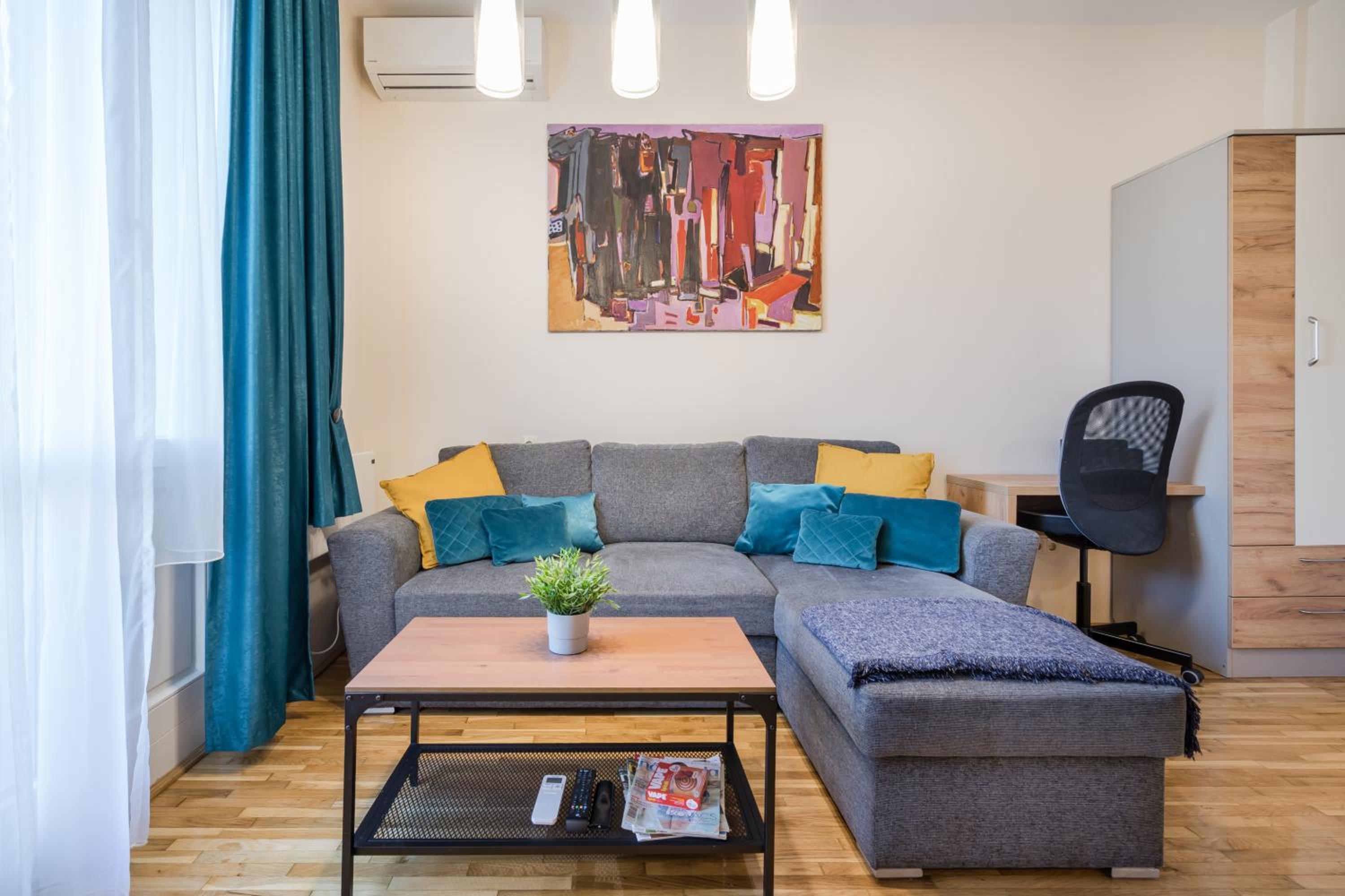 One-Bedroom Apartment - Photo 13