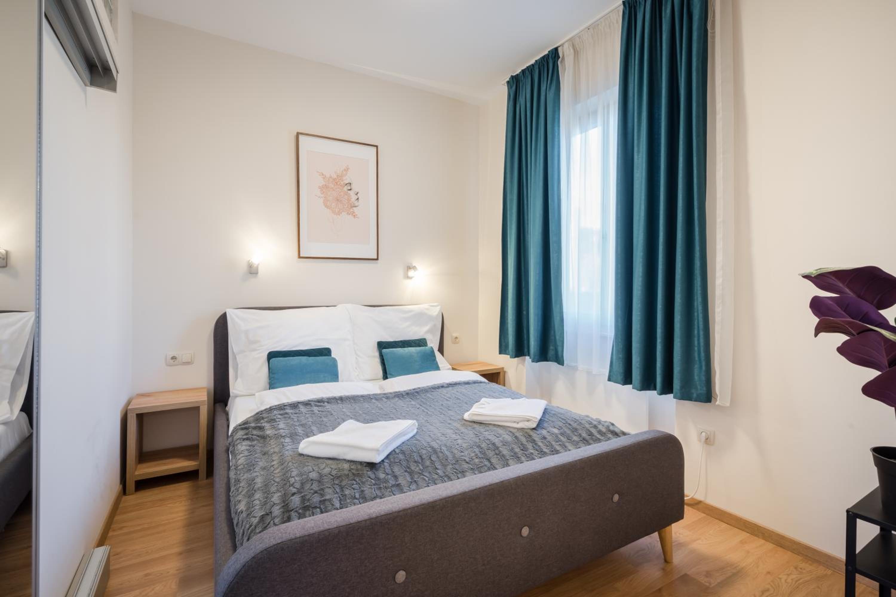 One-Bedroom Apartment - Photo 3