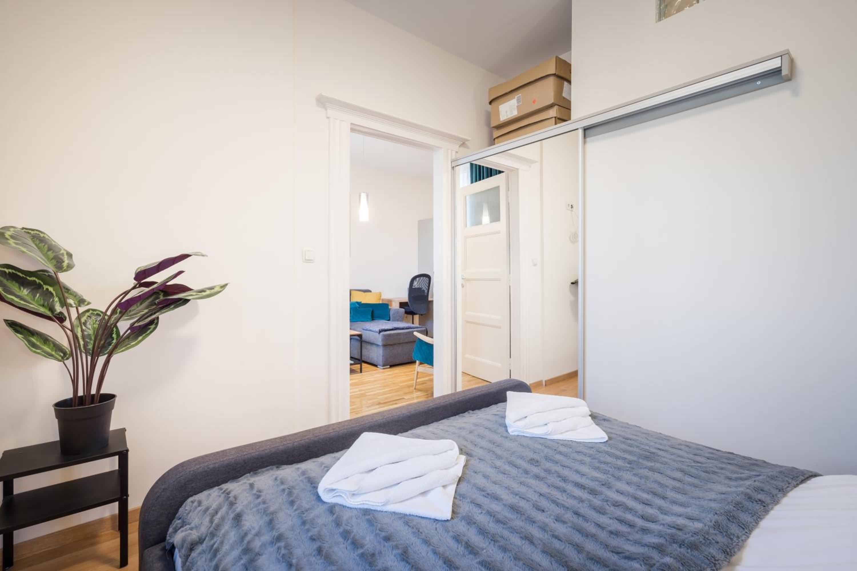 One-Bedroom Apartment - Photo 7
