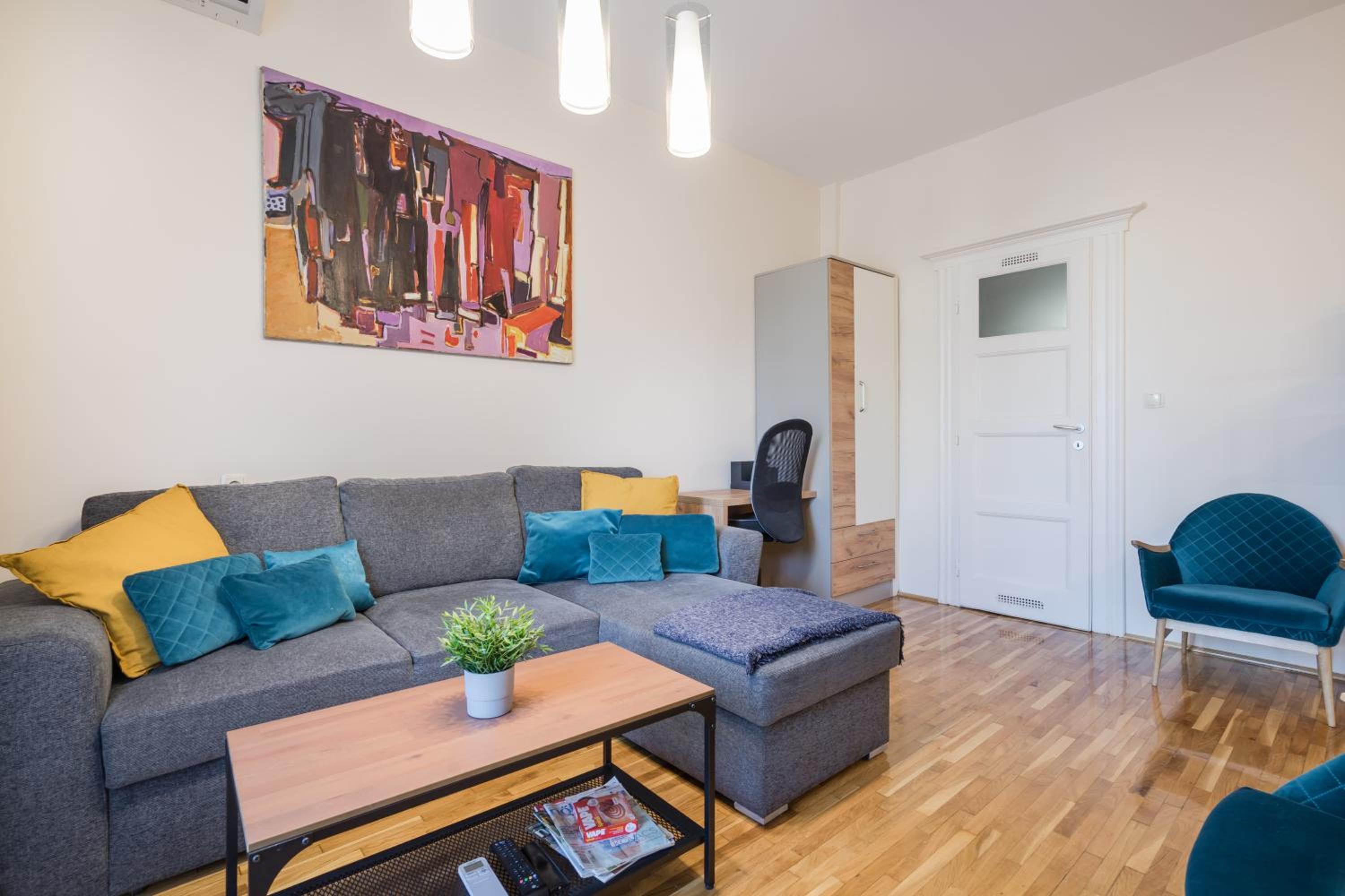 One-Bedroom Apartment - Photo 10