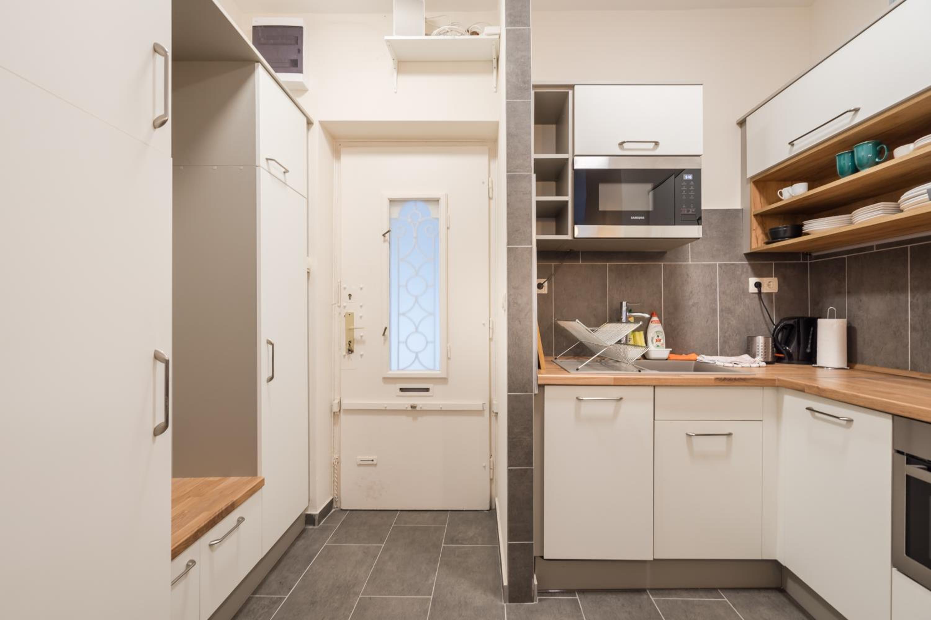 One-Bedroom Apartment - Photo 15
