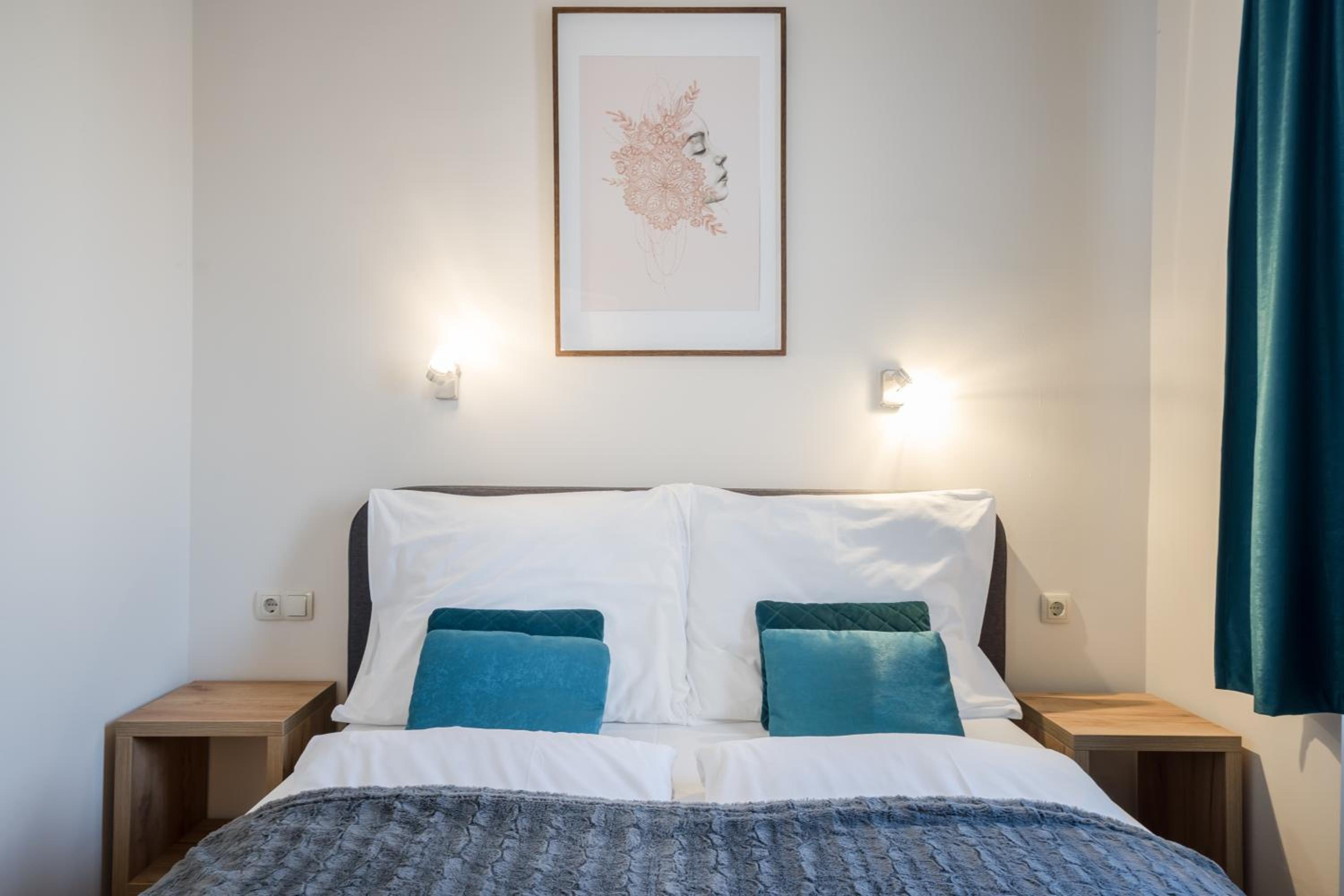 One-Bedroom Apartment - Photo 19