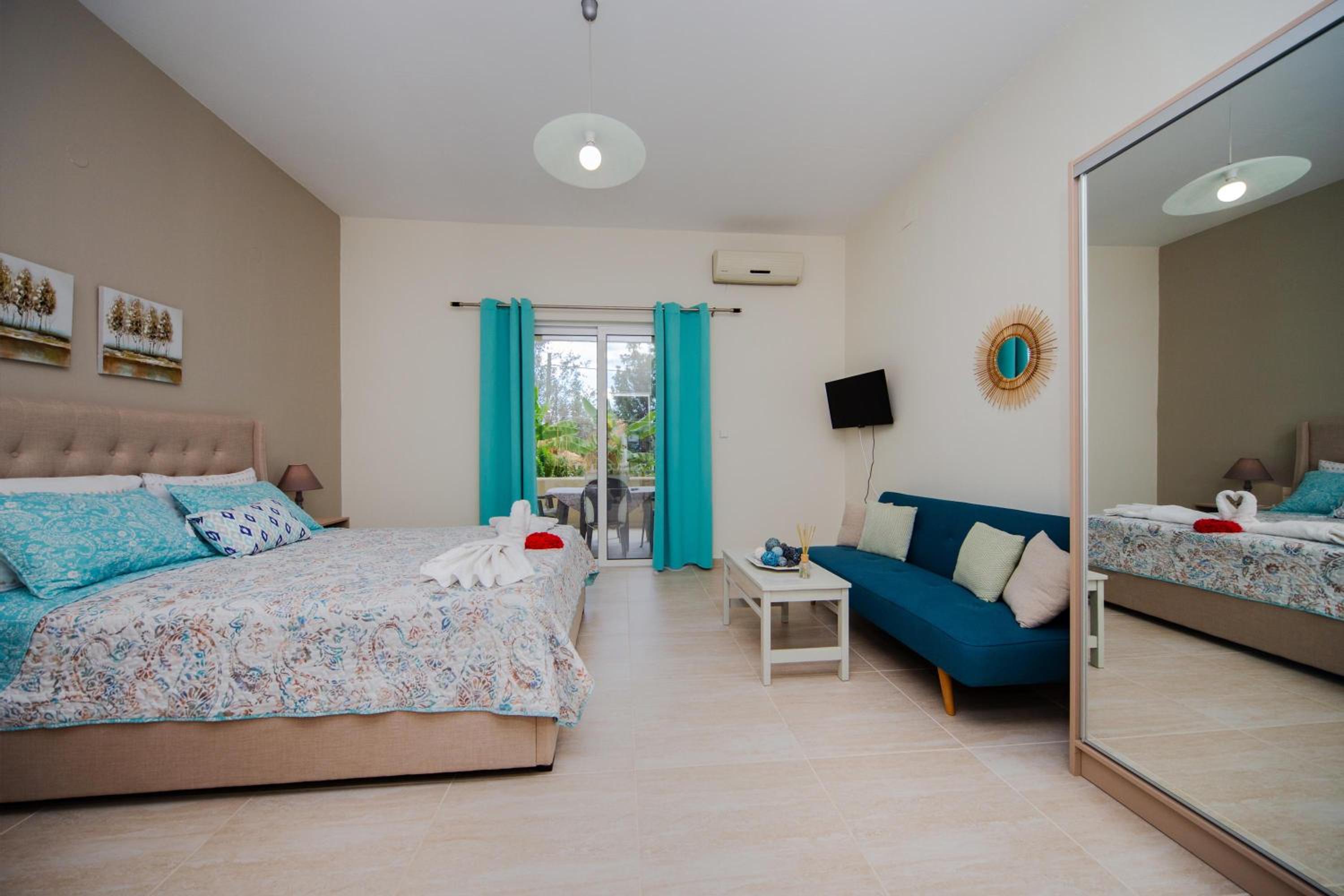Deluxe King Suite