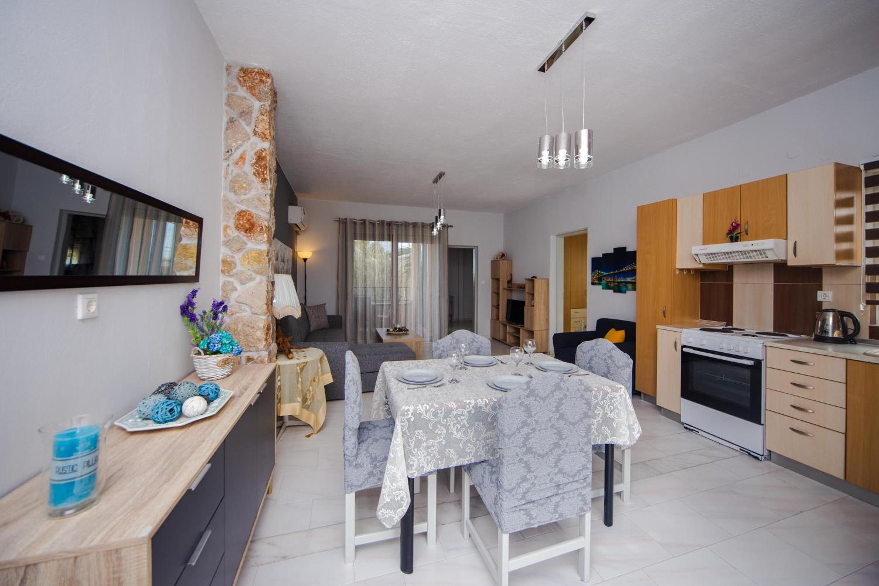 Deluxe Family Suite photo 2
