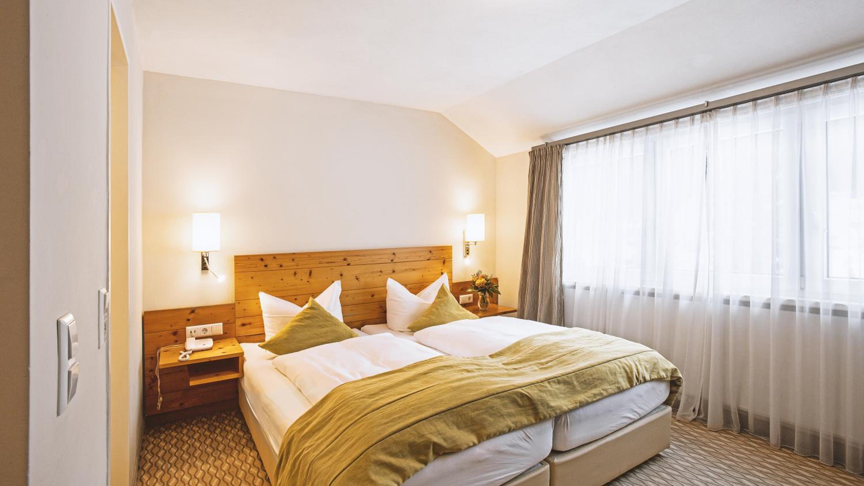 Standard Double Room - Photo 3