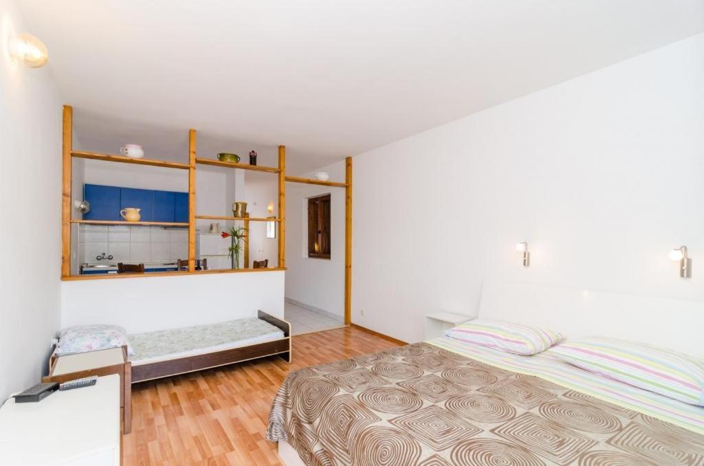 Studio Apartment with Sea View photo 3