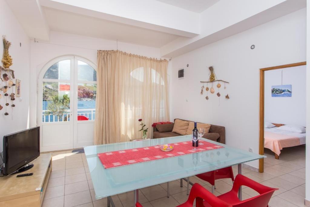 Two-Bedroom Apartment with Sea View photo 1