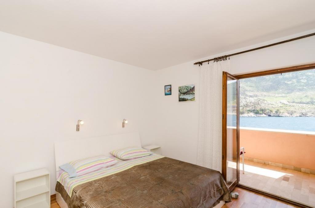 Studio Apartment with Sea View photo 1