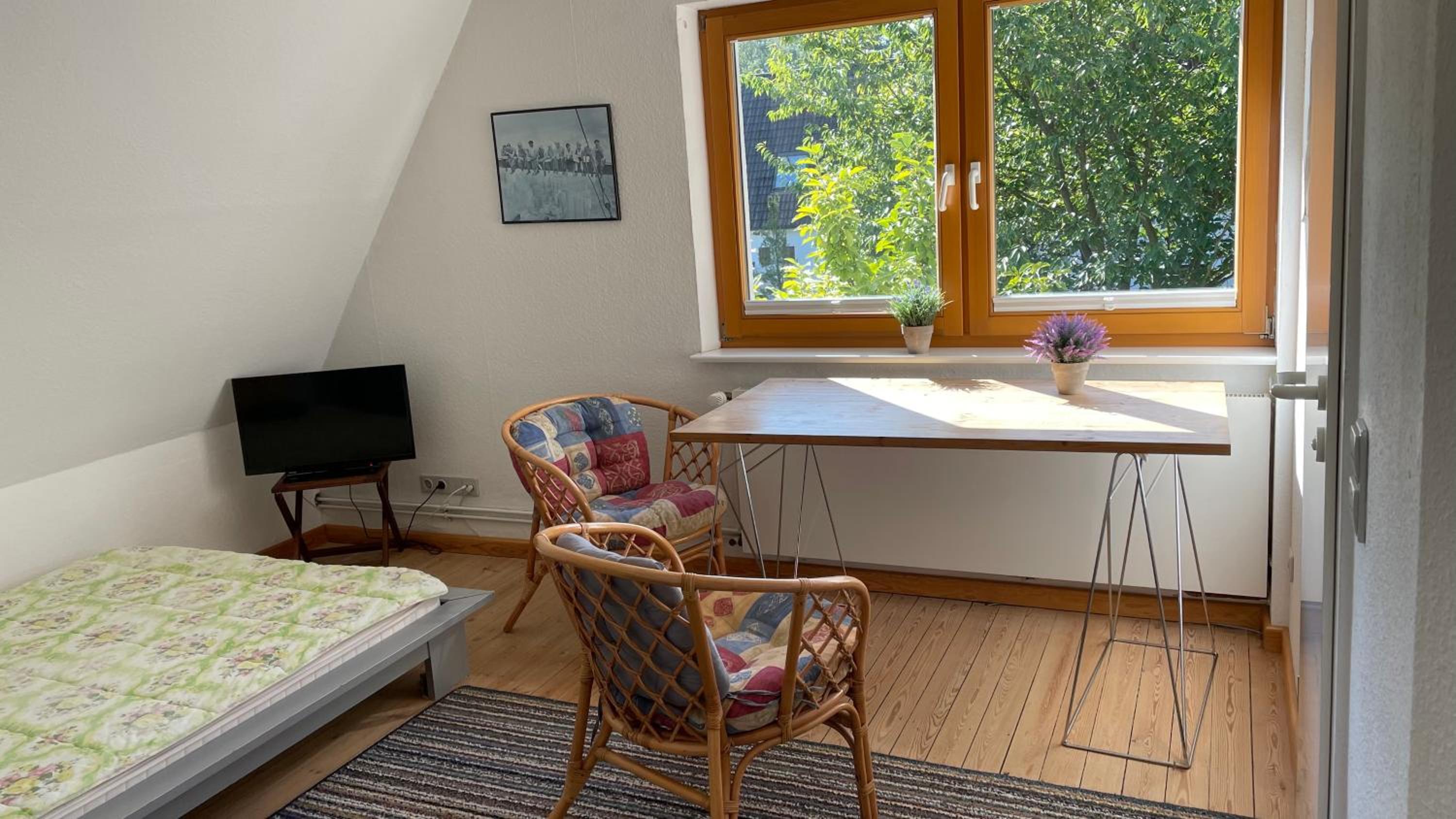 Budget Double Room - Photo 7