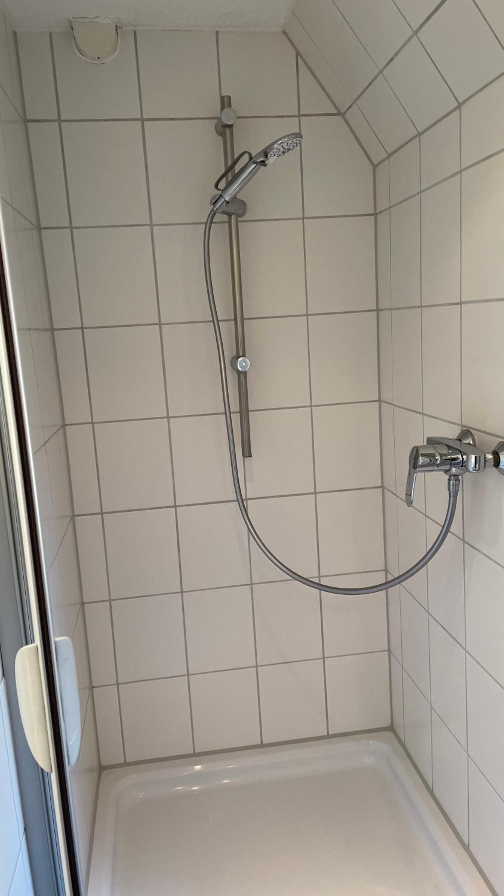Budget Double Room - Photo 18