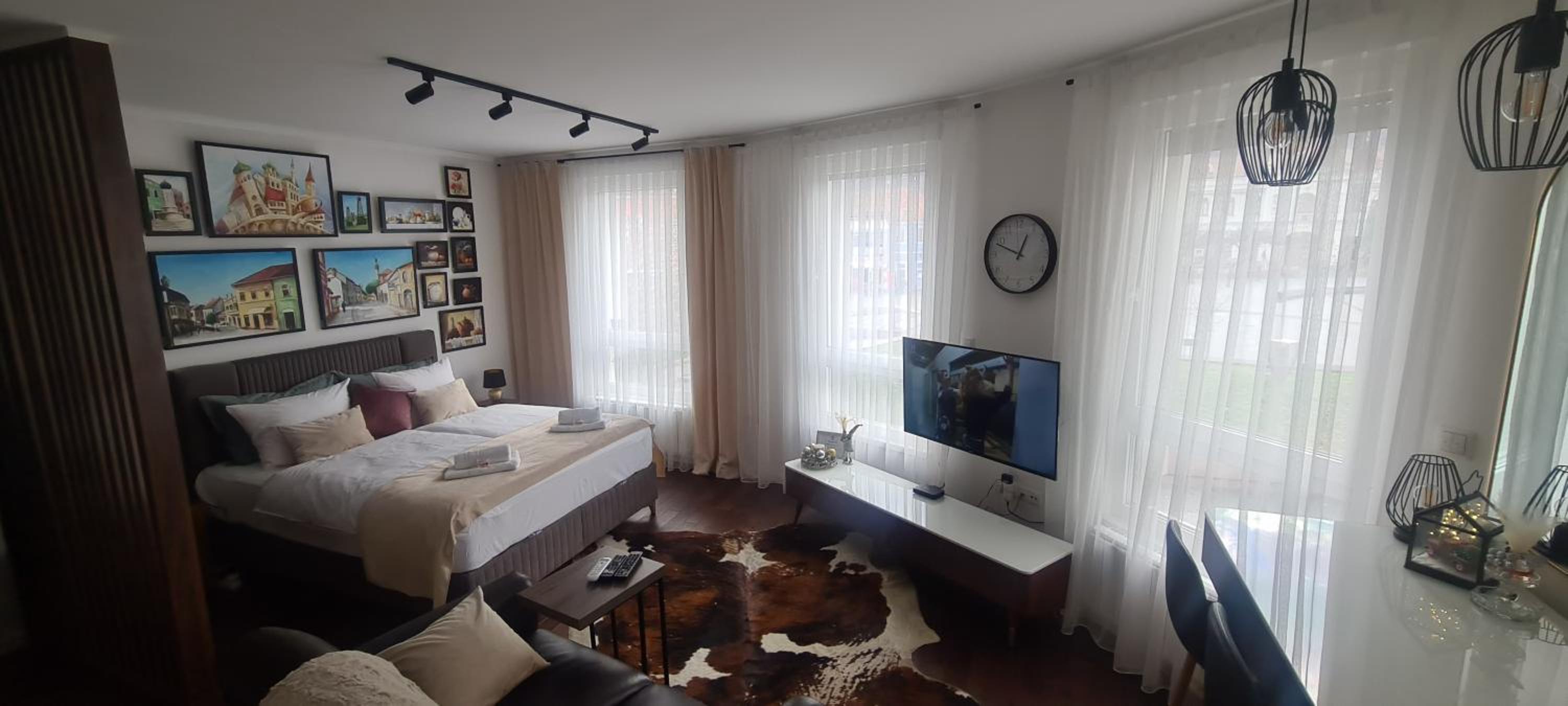 One-Bedroom Apartment photo 1