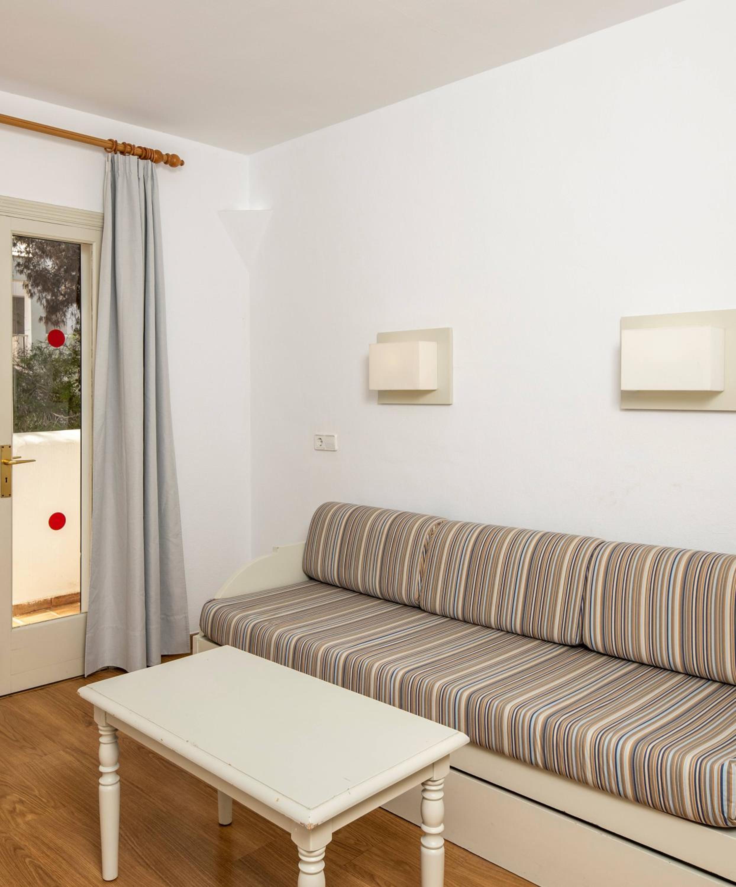 Apartamento Básico de 1 Habitación (2 Adultos + 3 Niños)